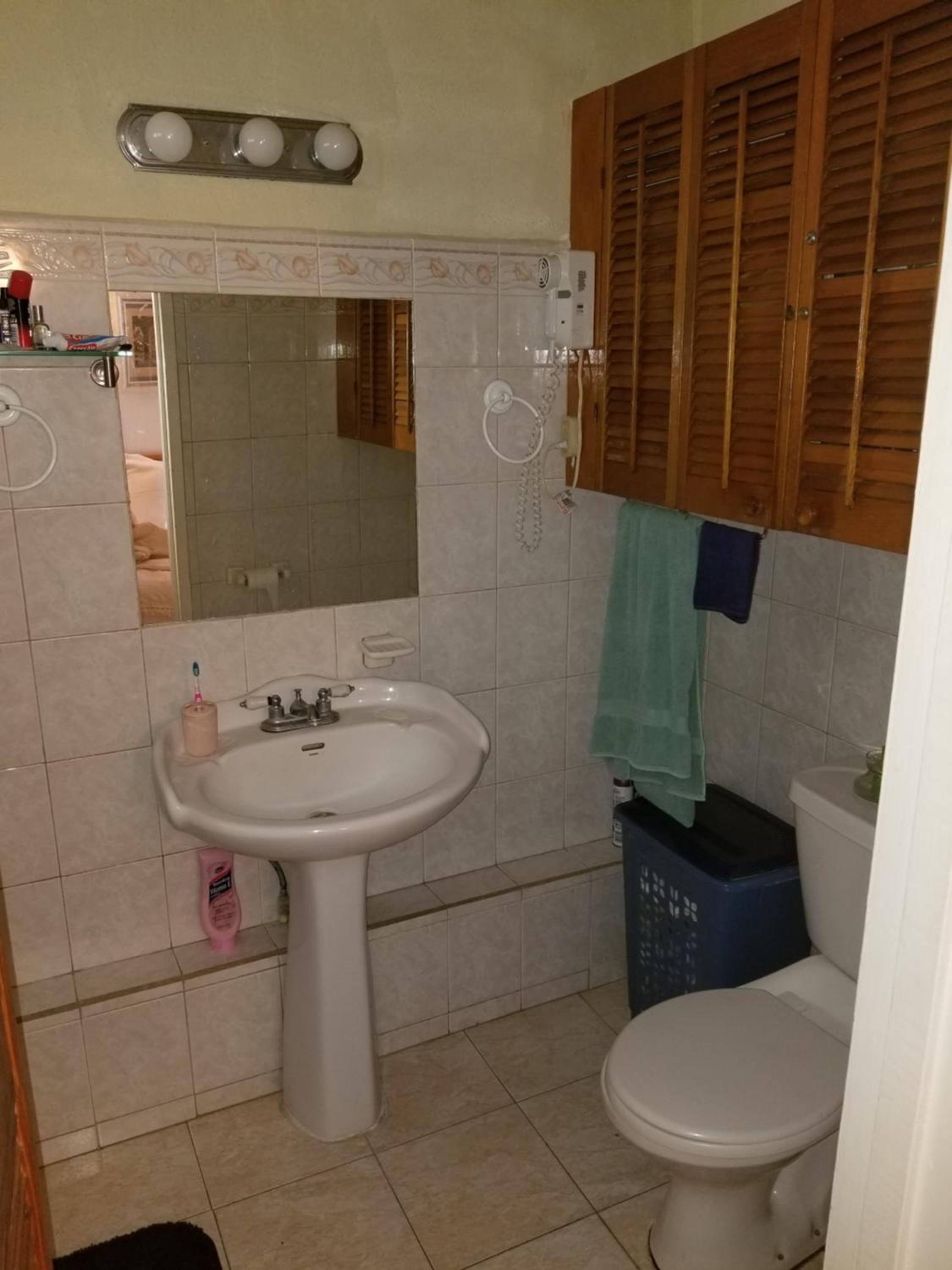 212 Goldenview