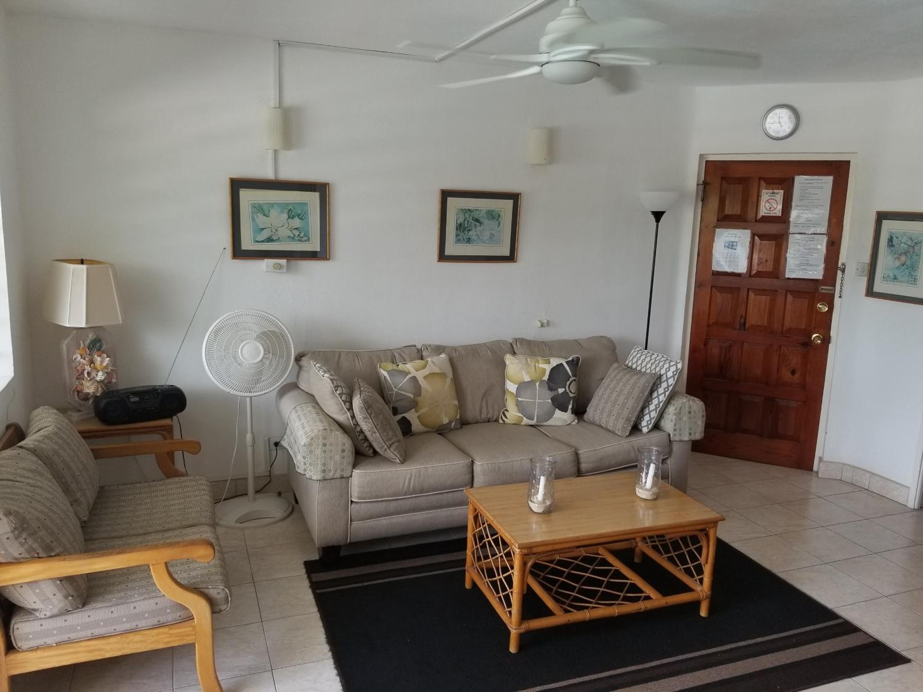 212 Goldenview