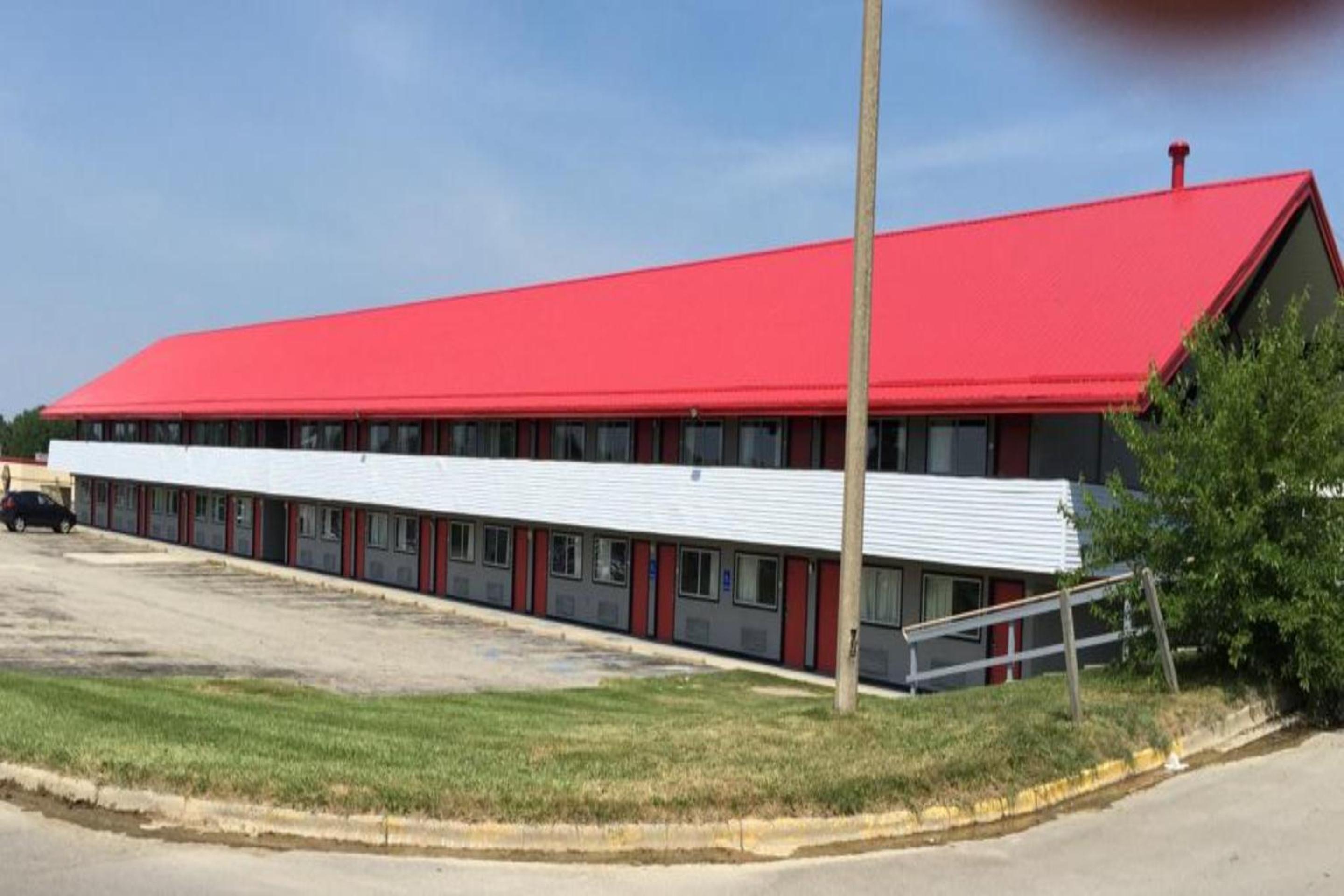 Economy Inn of Holland view 2