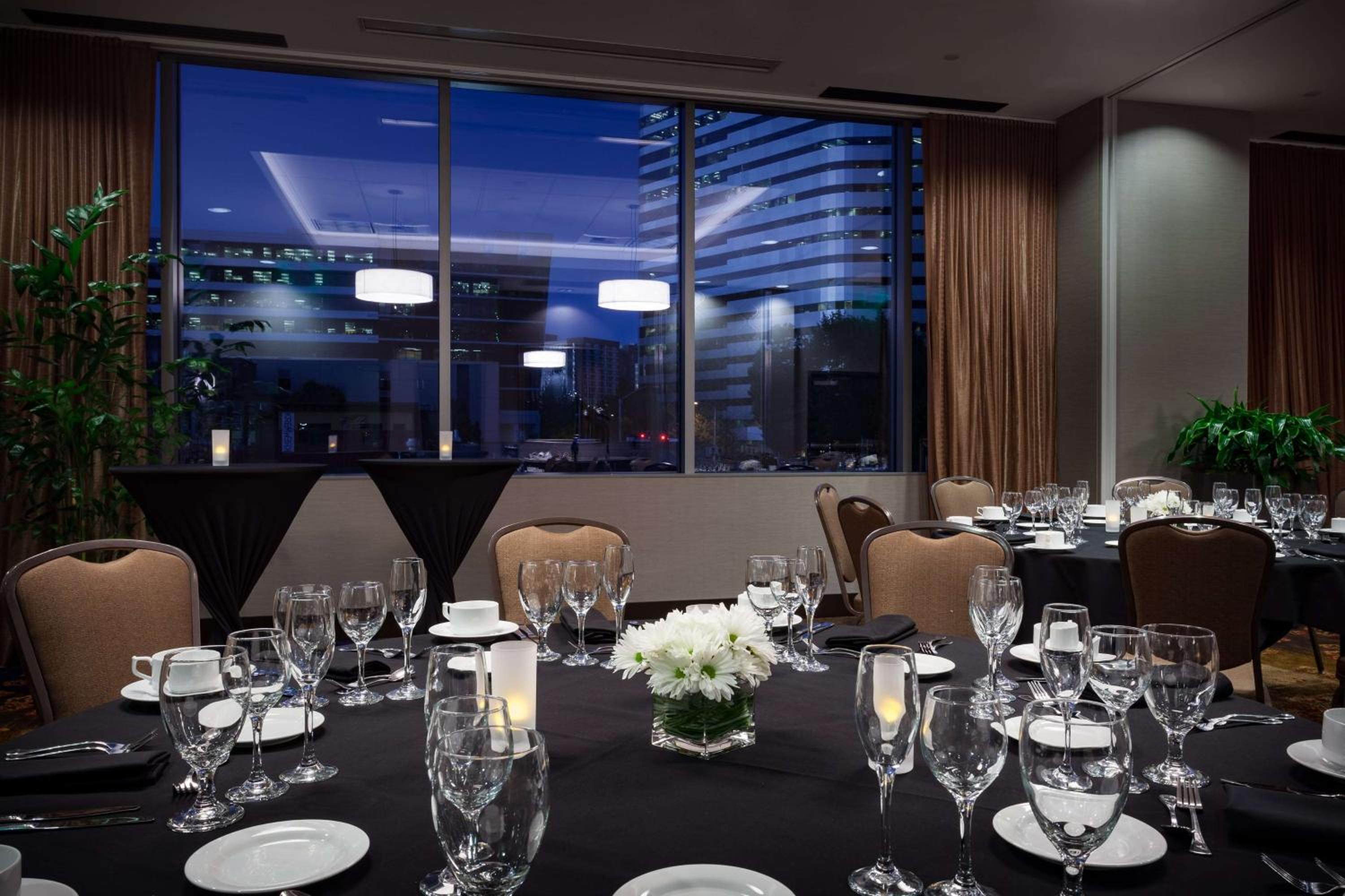 Hotel Hilton Garden Inn Seattle Downtown - Image 1