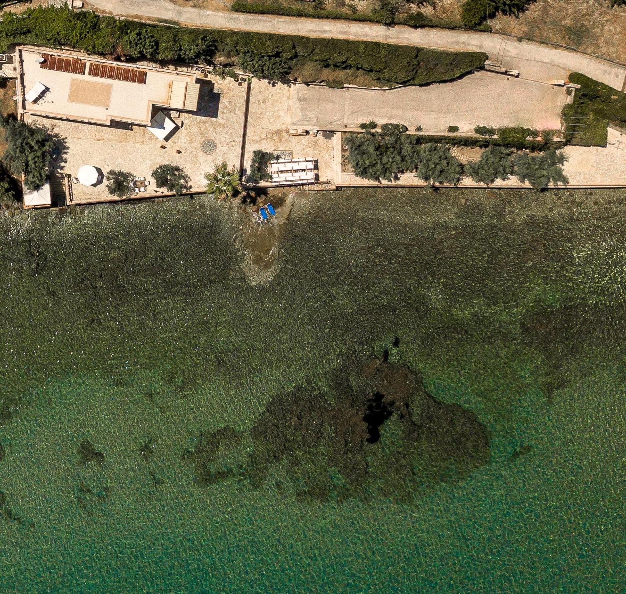 Luxury Beachfront Villa Margarita with Private Beach, Pool & Jacuzzi in Zakynthos photo 4