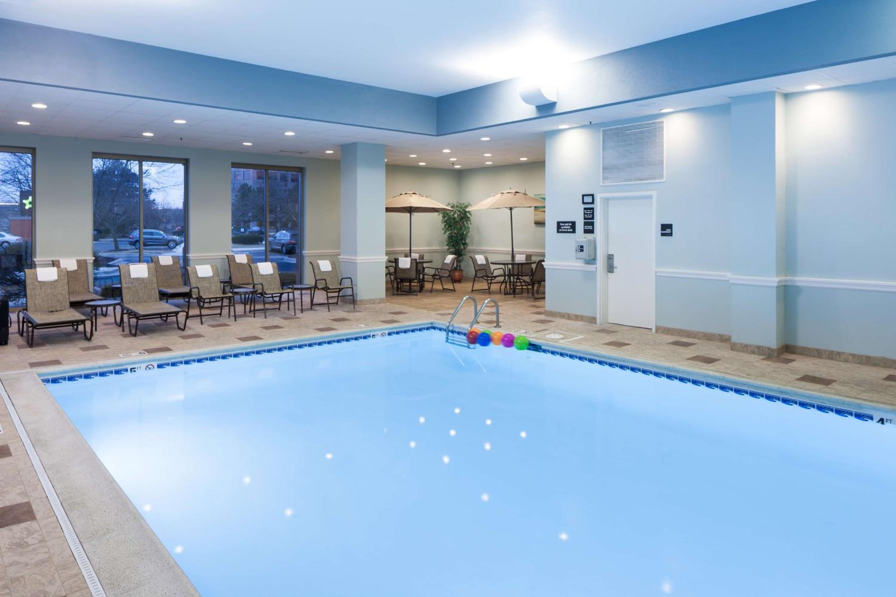 Skokie Vacations - Hampton Inn Suites Chicago North Shore - Property Image 16