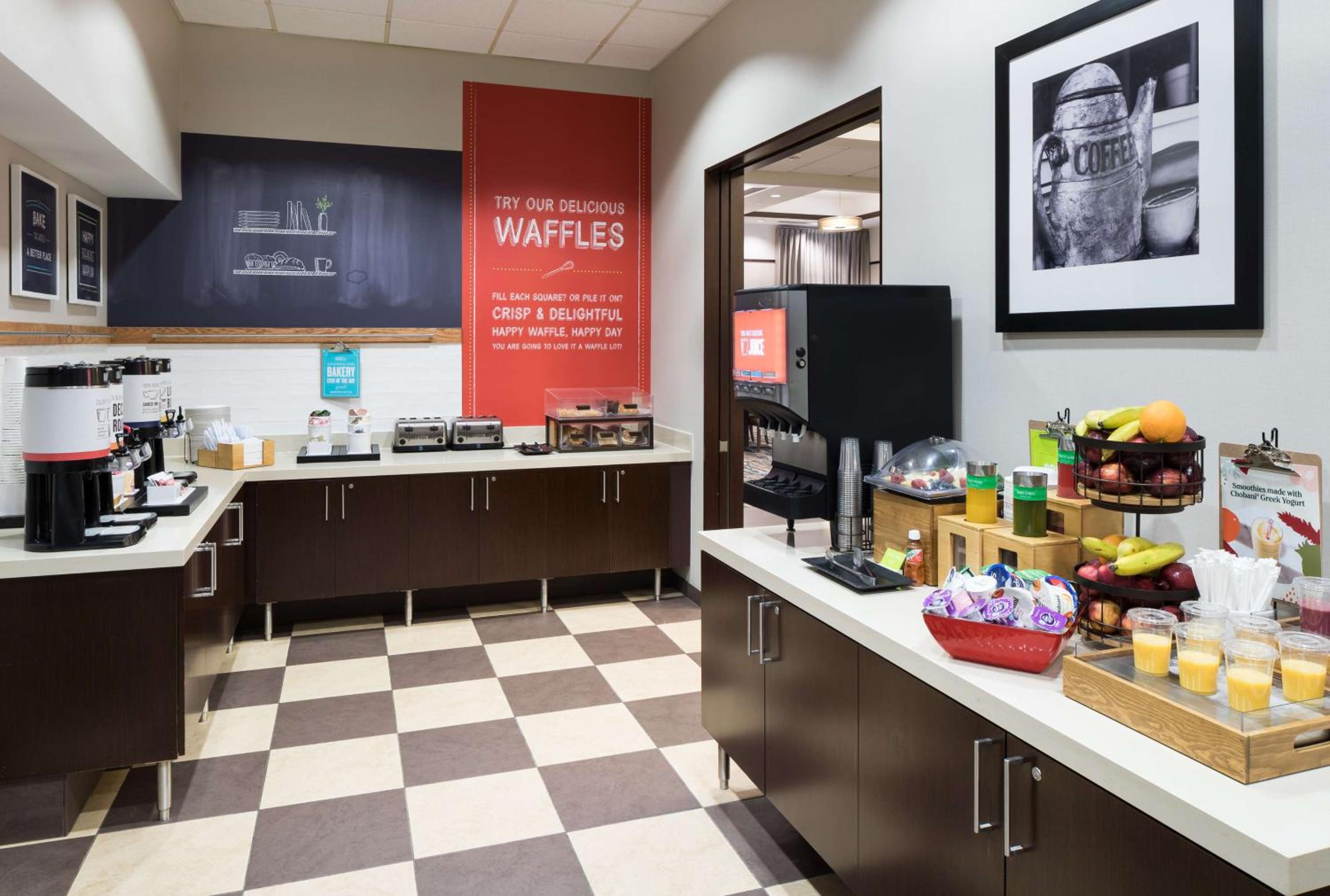 Skokie Vacations - Hampton Inn Suites Chicago North Shore - Property Image 4