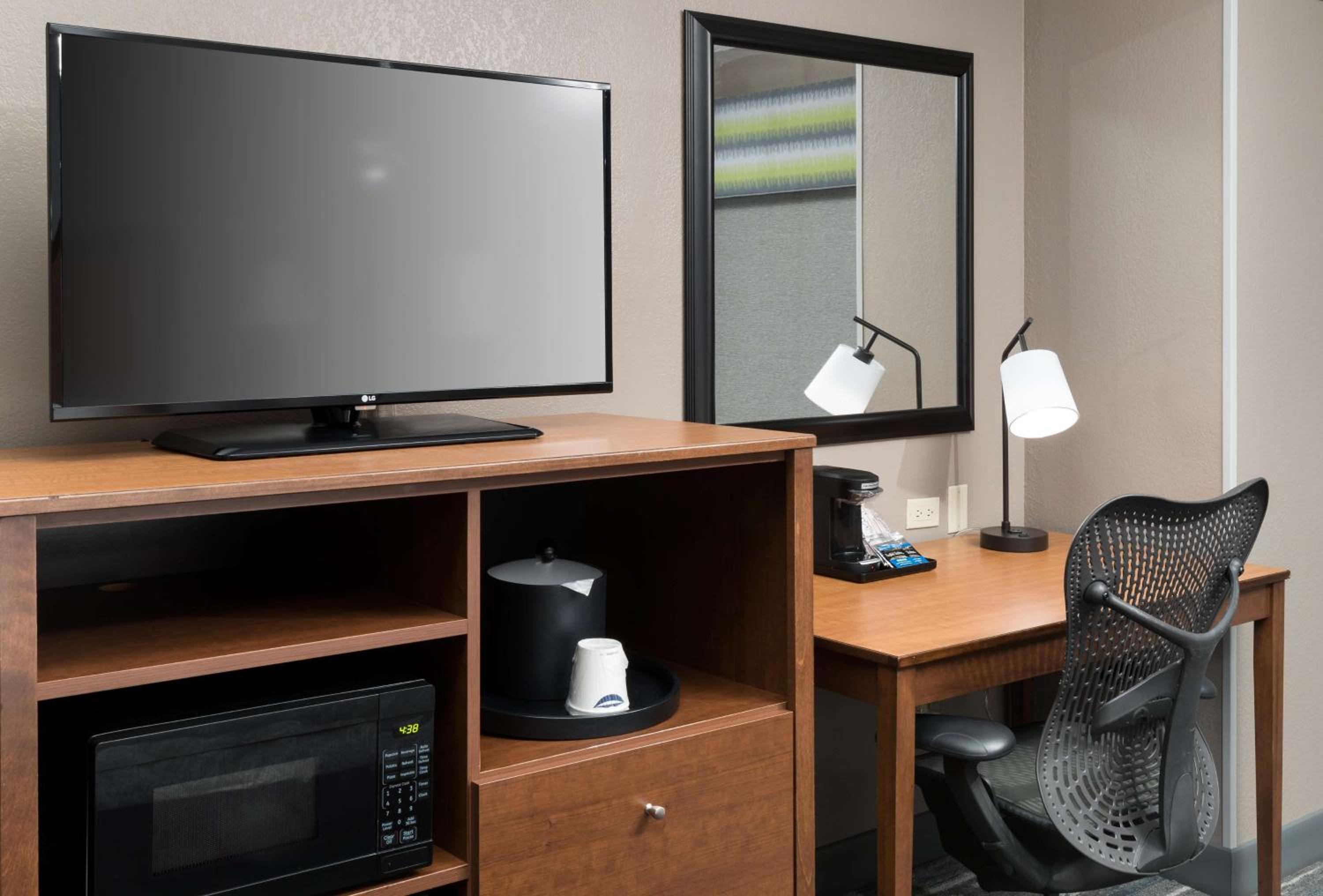 Skokie Vacations - Hampton Inn Suites Chicago North Shore - Property Image 13