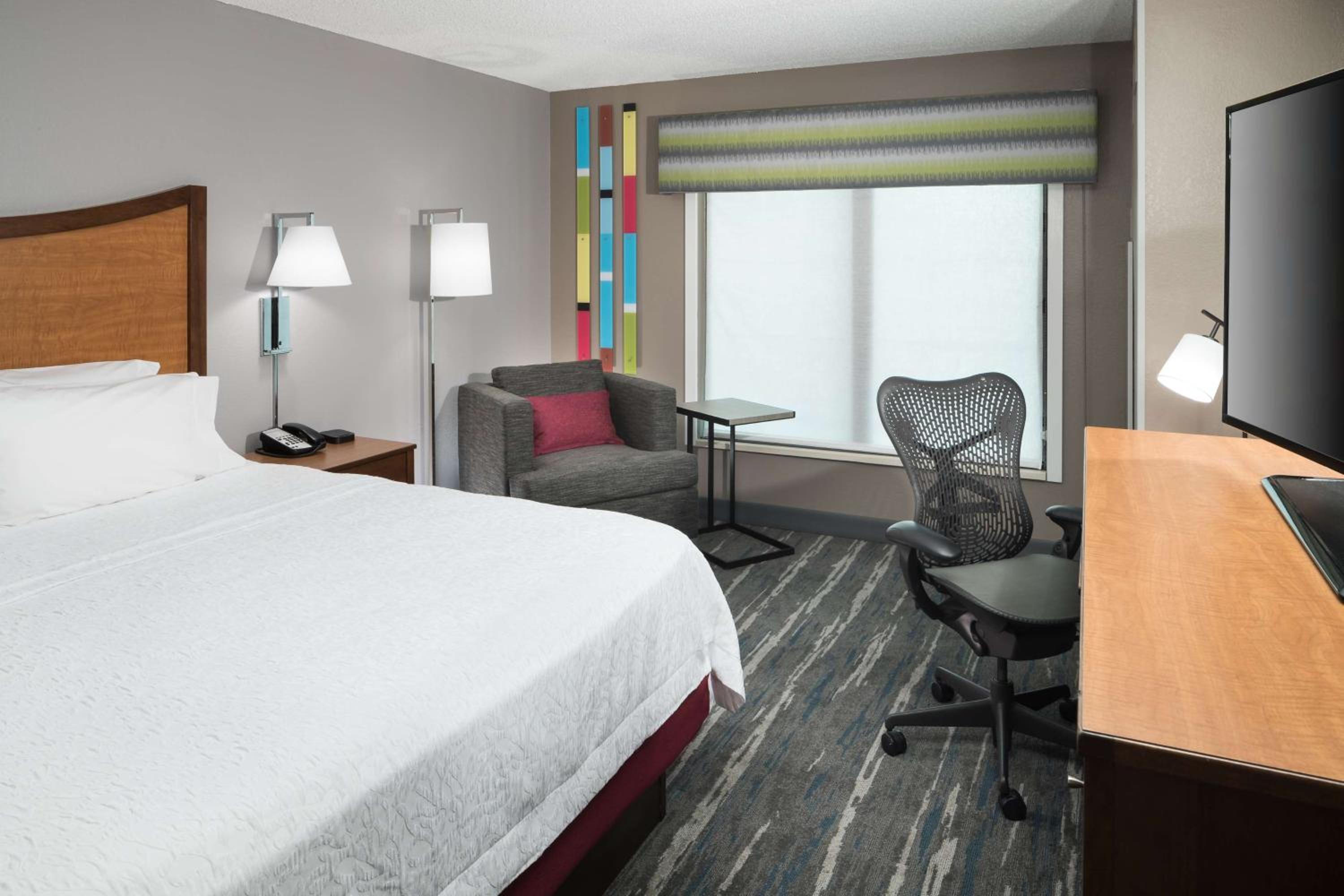 Skokie Vacations - Hampton Inn Suites Chicago North Shore - Property Image 15