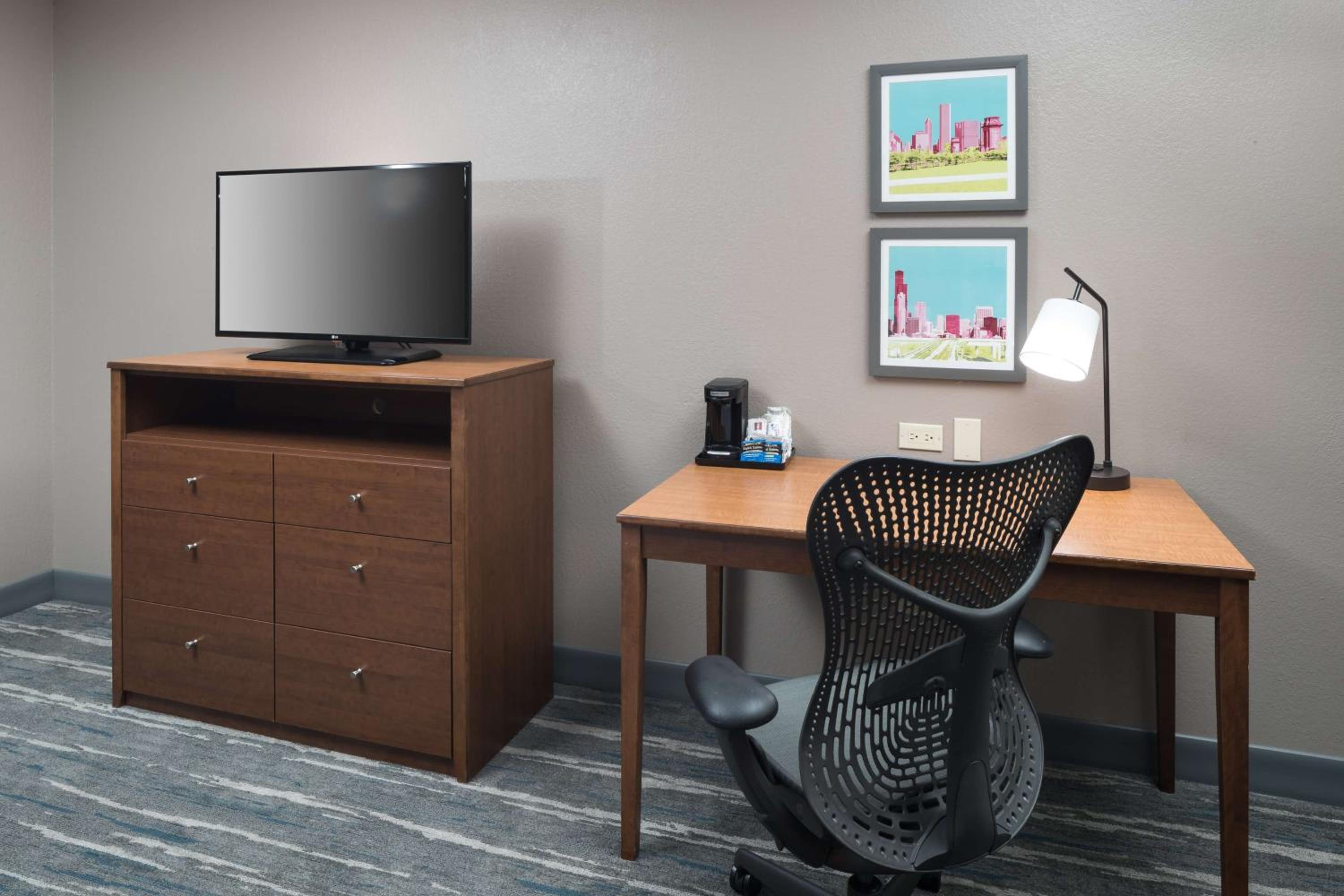 Skokie Vacations - Hampton Inn Suites Chicago North Shore - Property Image 33