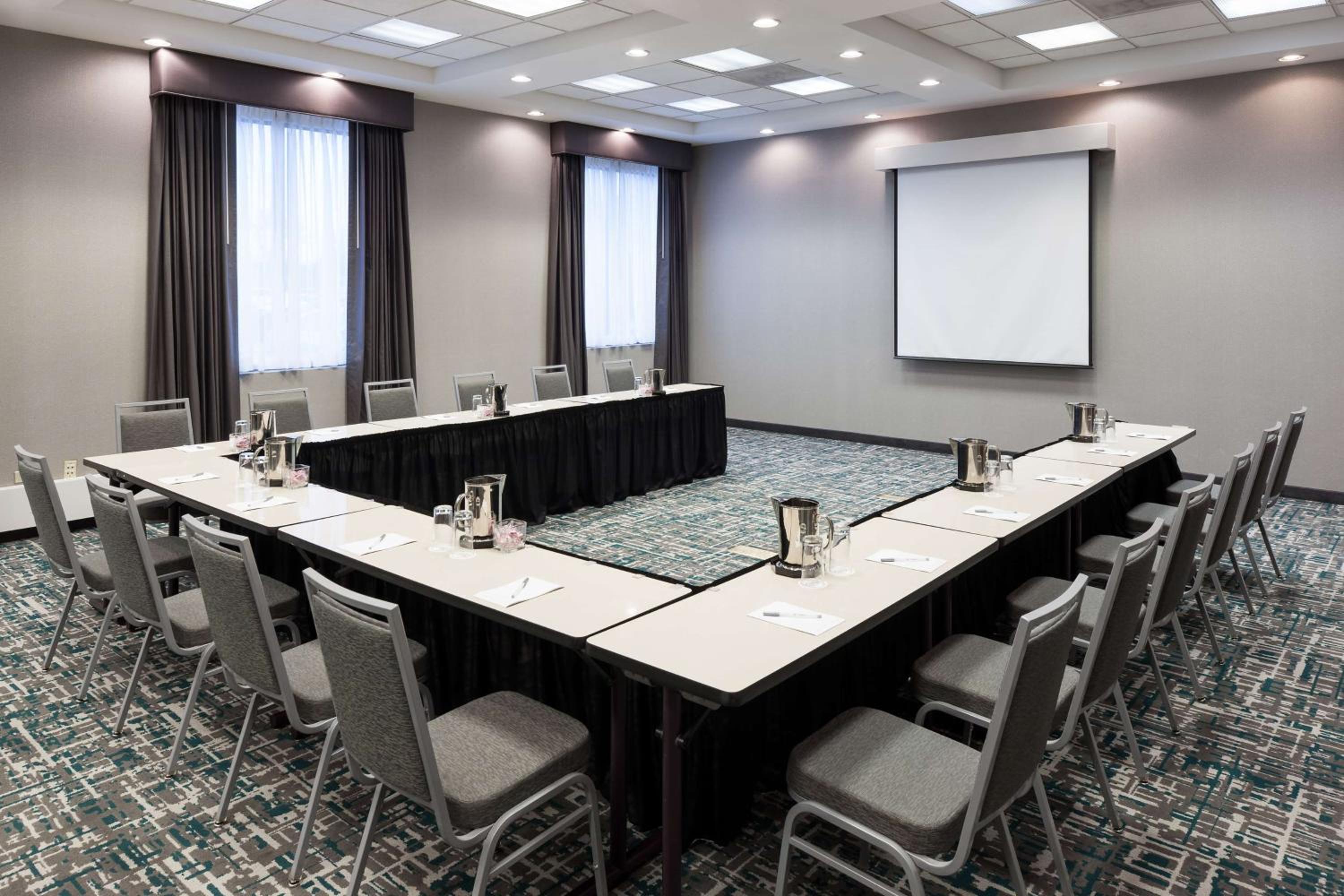 Skokie Vacations - Hampton Inn Suites Chicago North Shore - Property Image 24