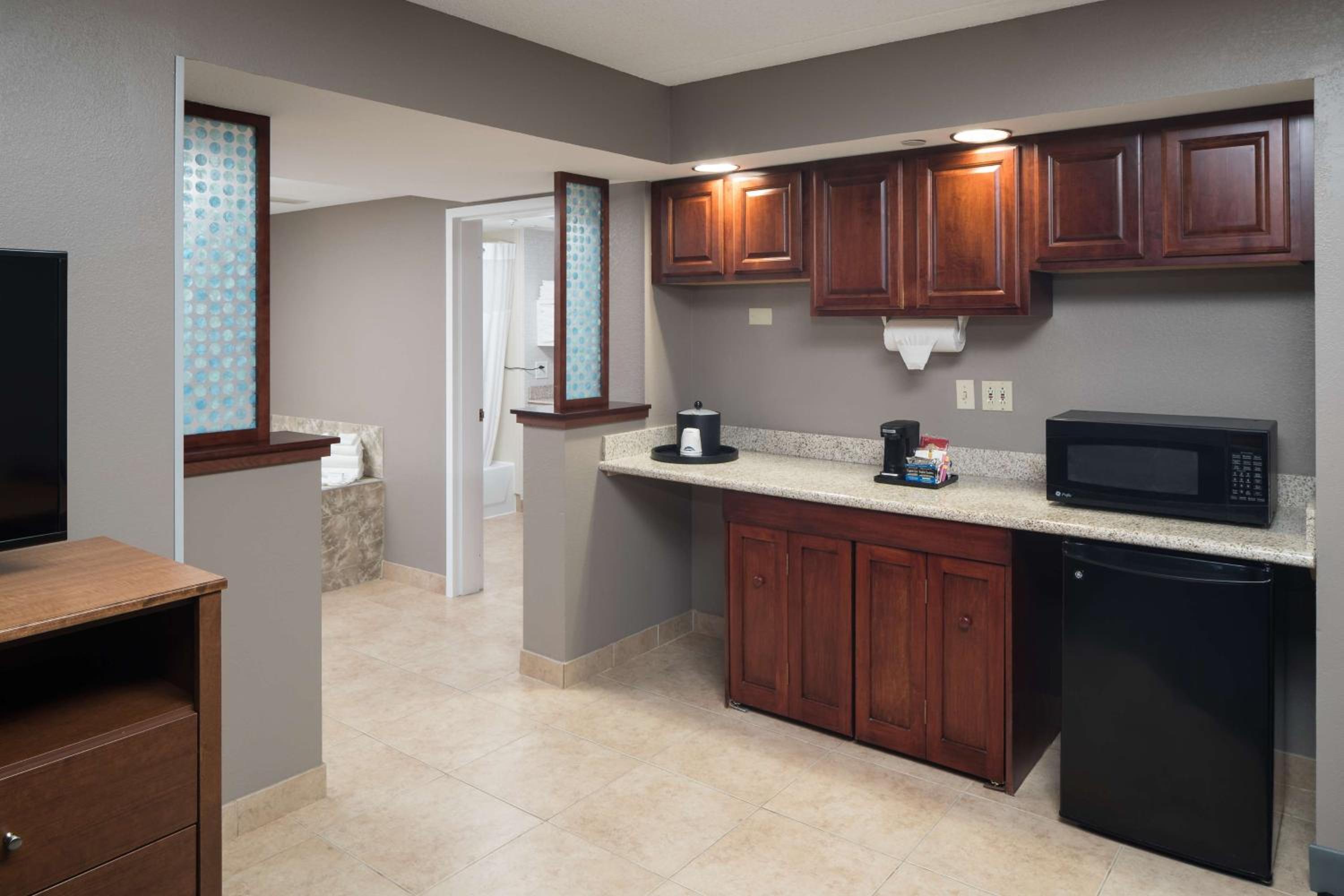 Skokie Vacations - Hampton Inn Suites Chicago North Shore - Property Image 25