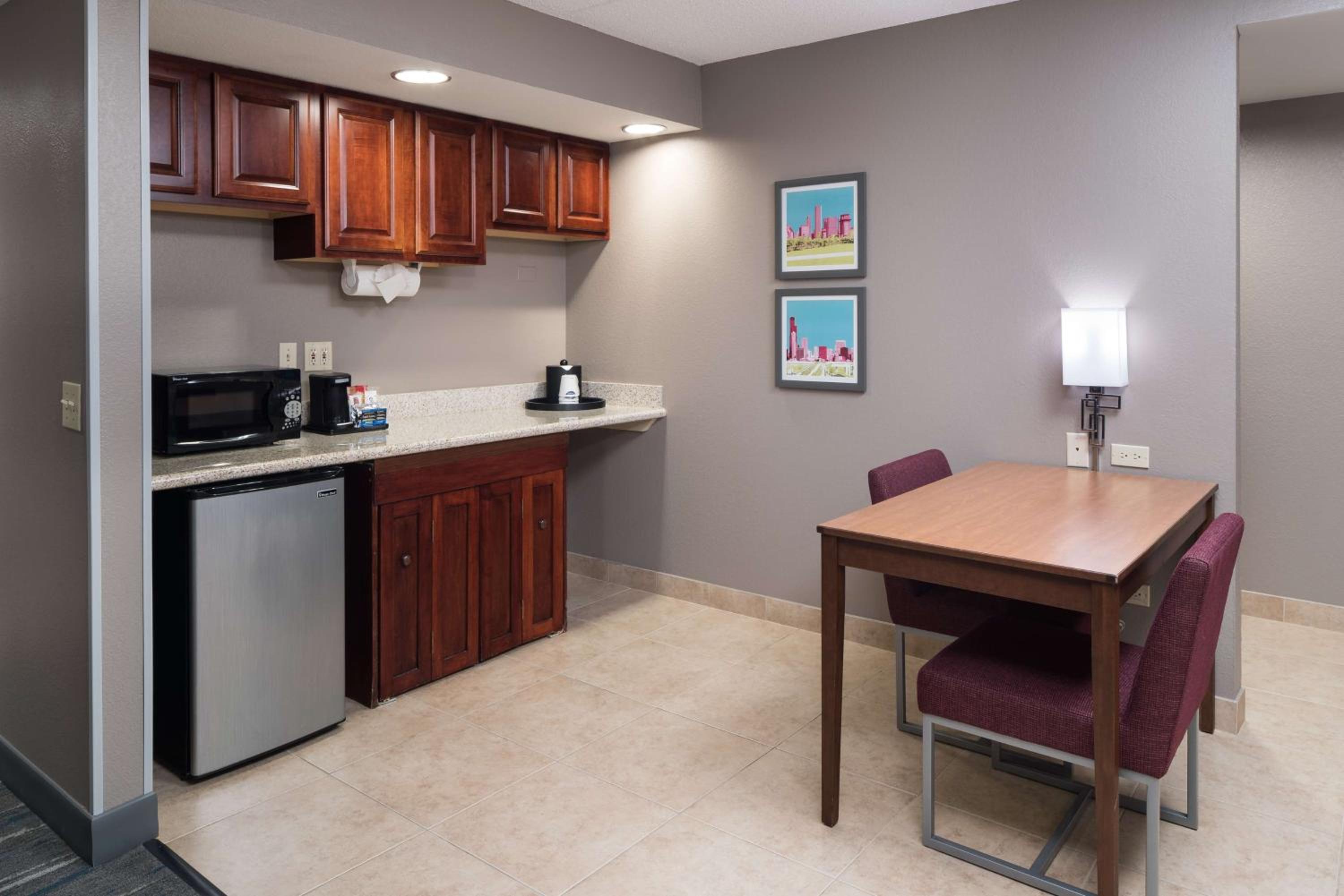 Skokie Vacations - Hampton Inn Suites Chicago North Shore - Property Image 26