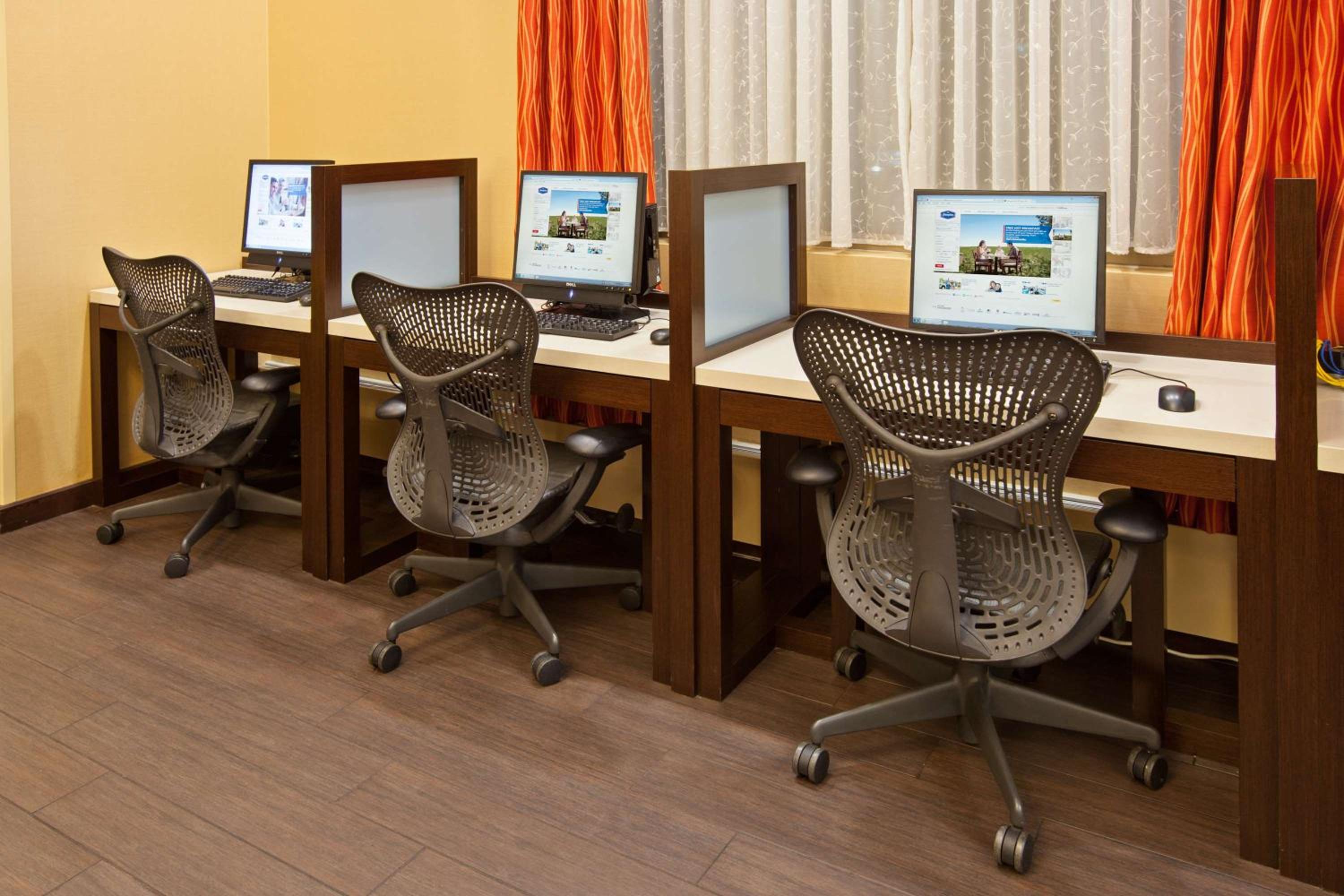 Skokie Vacations - Hampton Inn Suites Chicago North Shore - Property Image 30