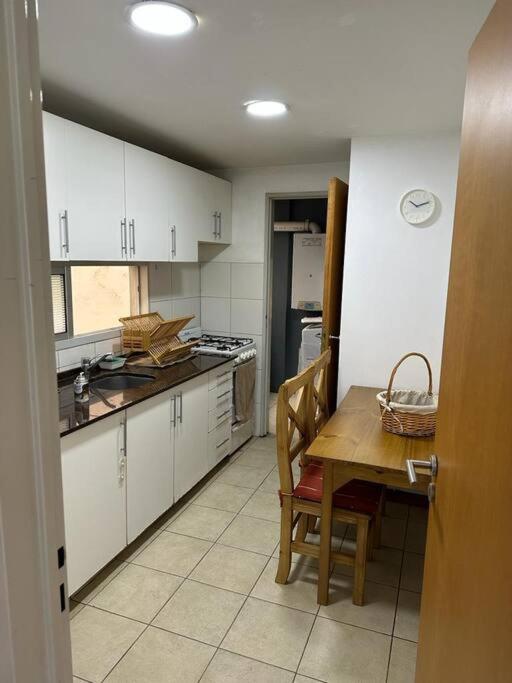 Lujoso Semipiso Panorámico 2 habitaciones cocina independiente lavadero cochera privada a metros del subte
