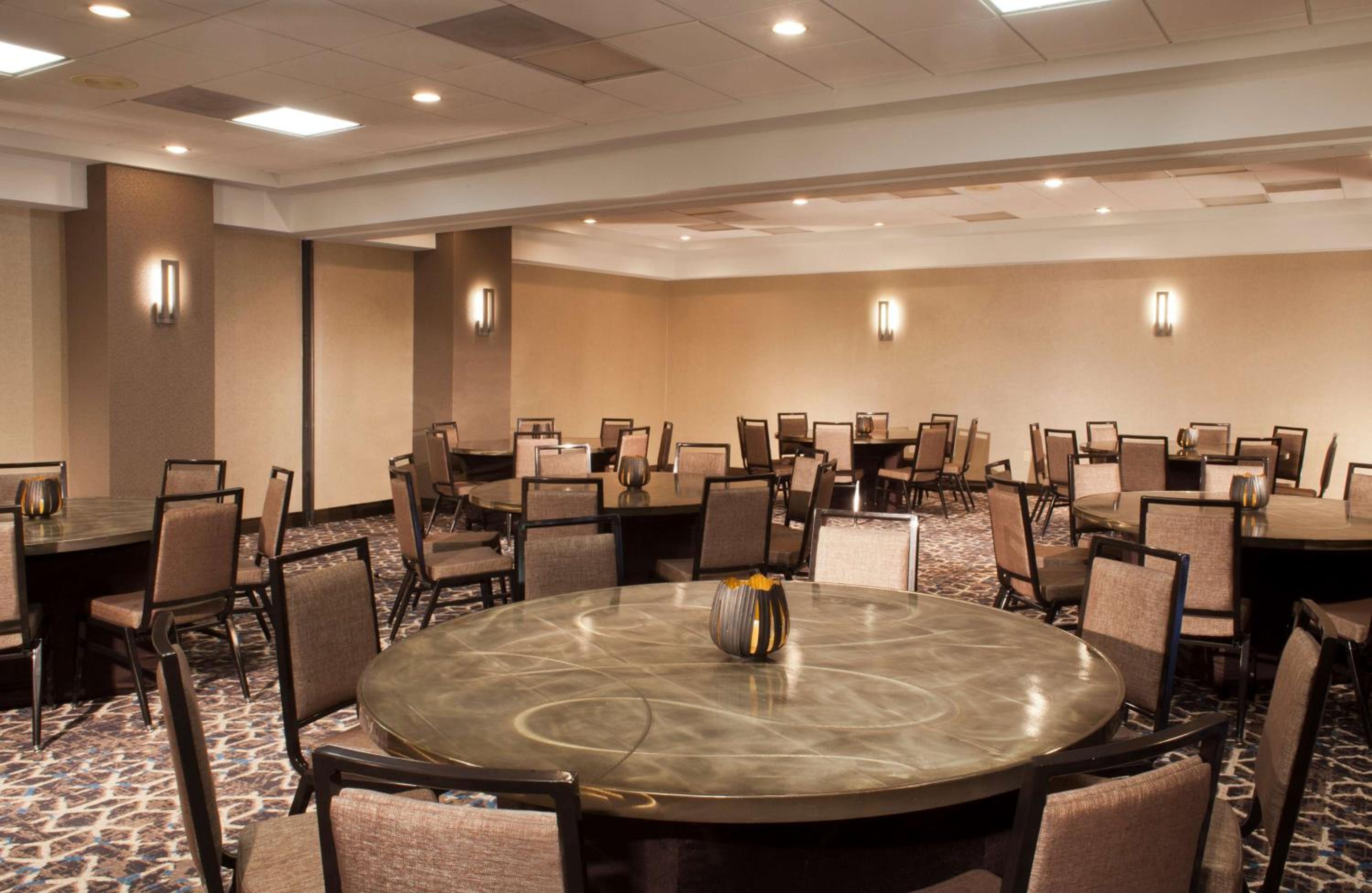 Embassy Suites by Hilton Dulles Airport - Property Image 45