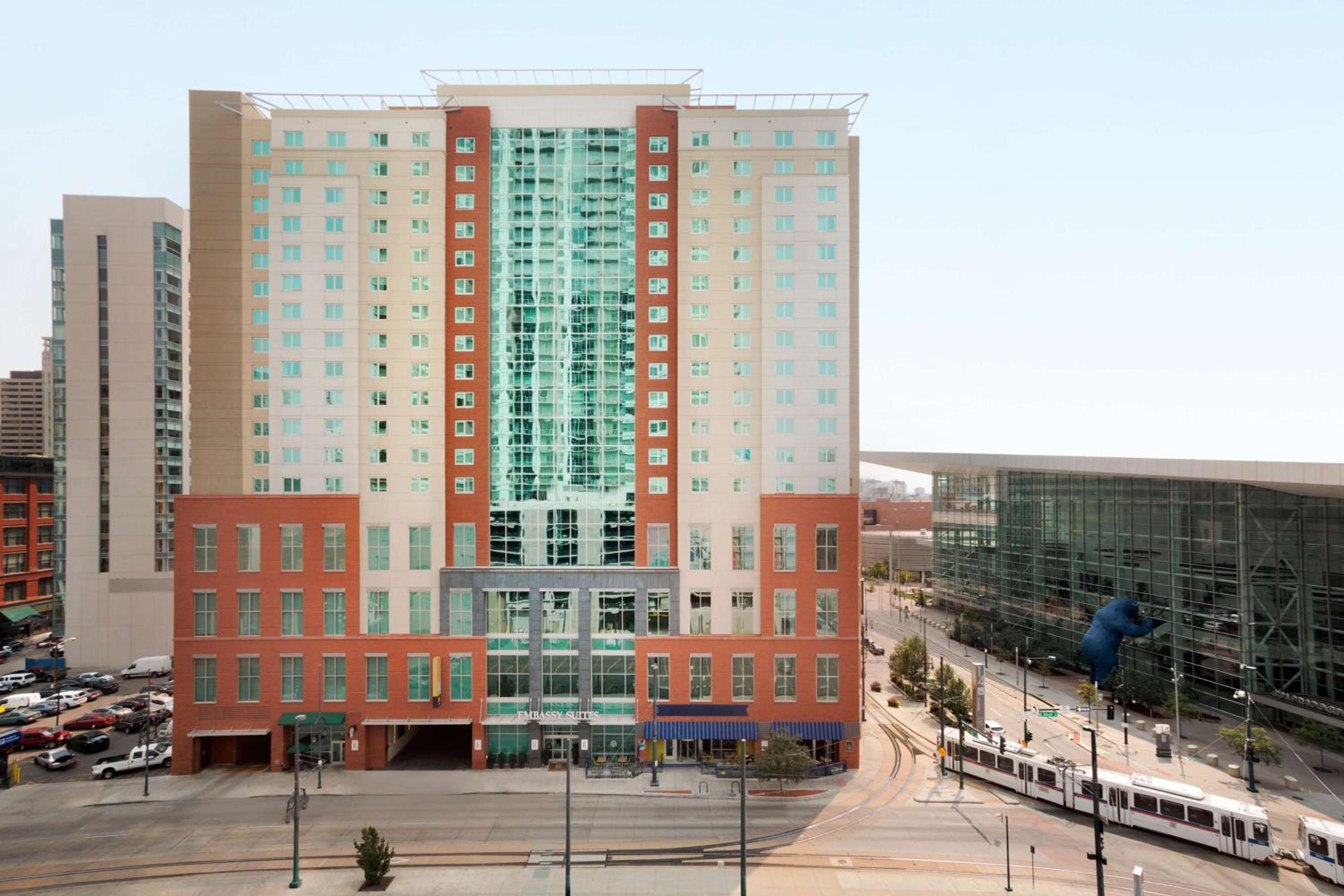 Hotel Embassy Suites by Hilton Denver Downtown Convention Center
