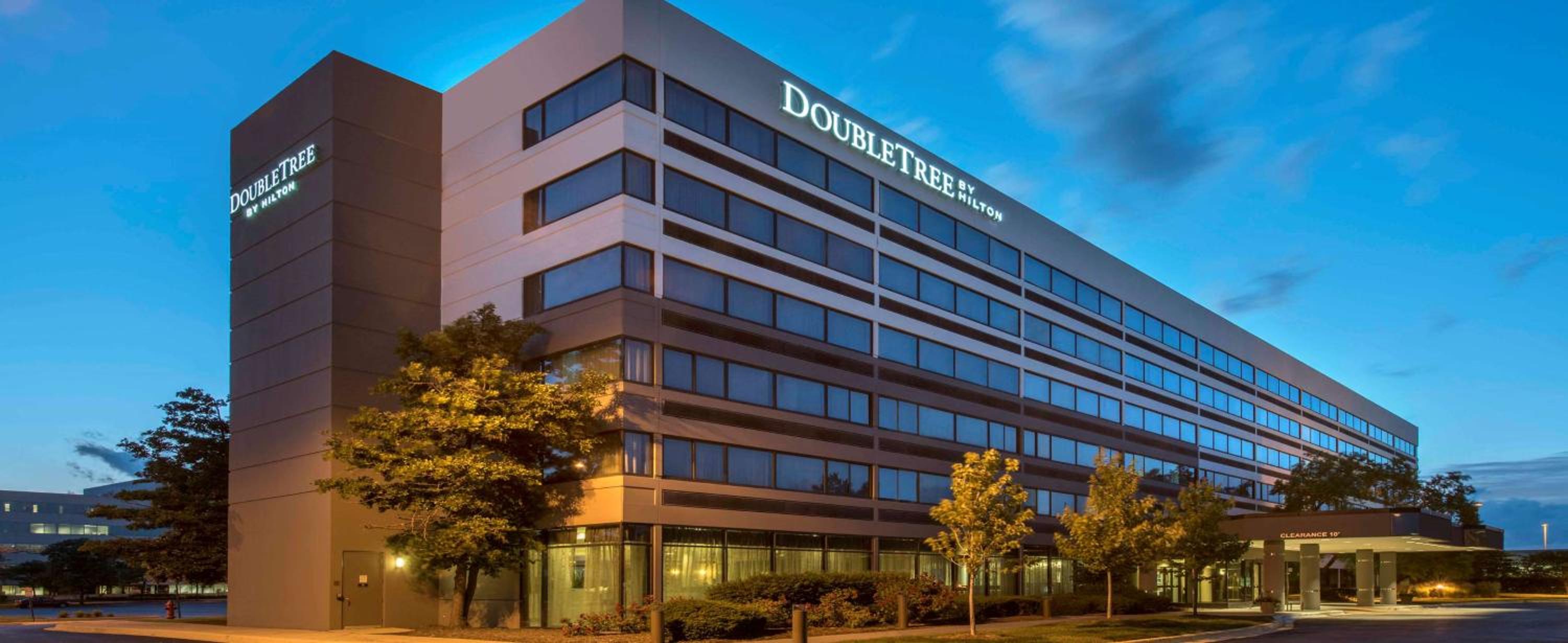 Hotel DoubleTree by Hilton Chicago Schaumburg - Image 1