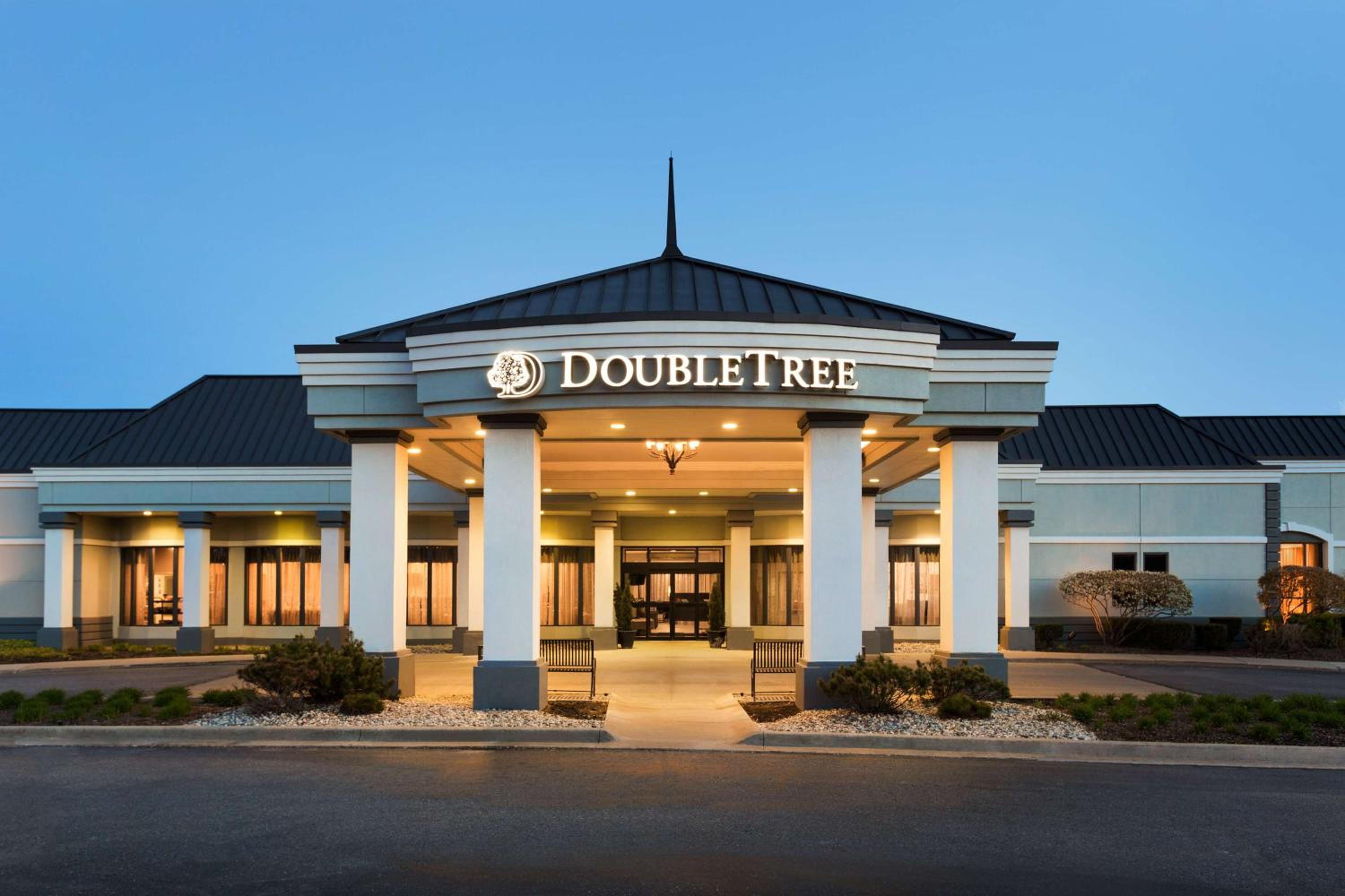 Detroit Vacations - DoubleTree by Hilton Hotel Detroit Novi - Property Image 1