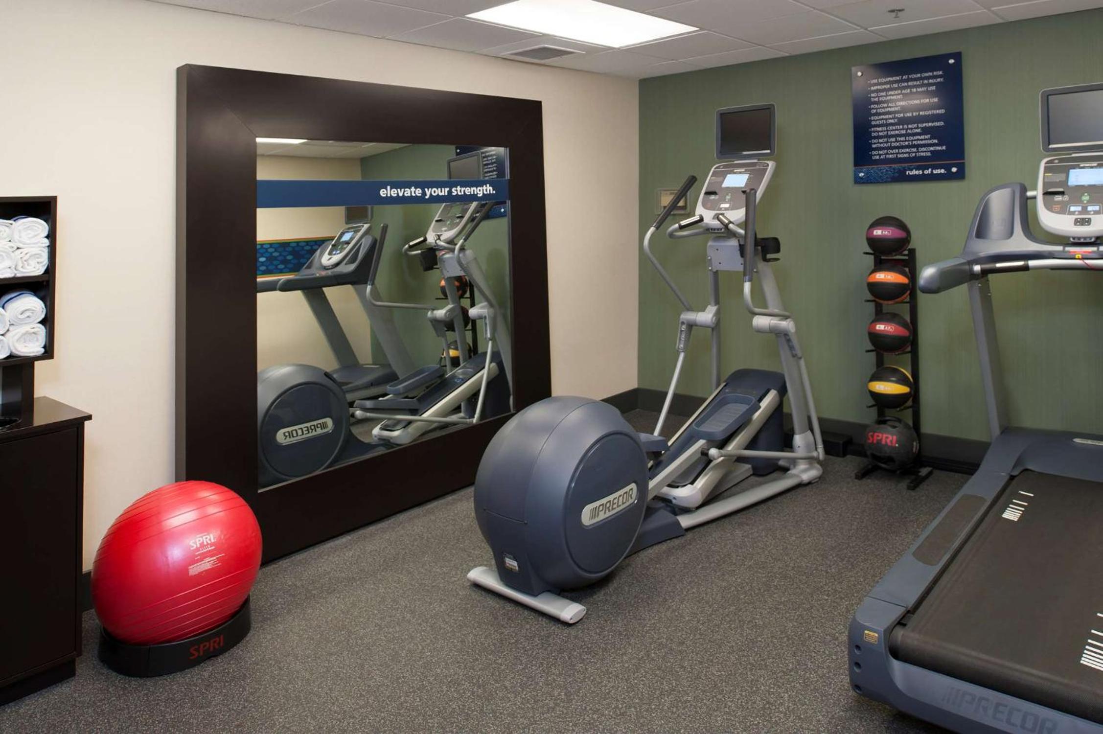 Kokomo Vacations - Hampton Inn  Suites Kokomo - Property Image 4