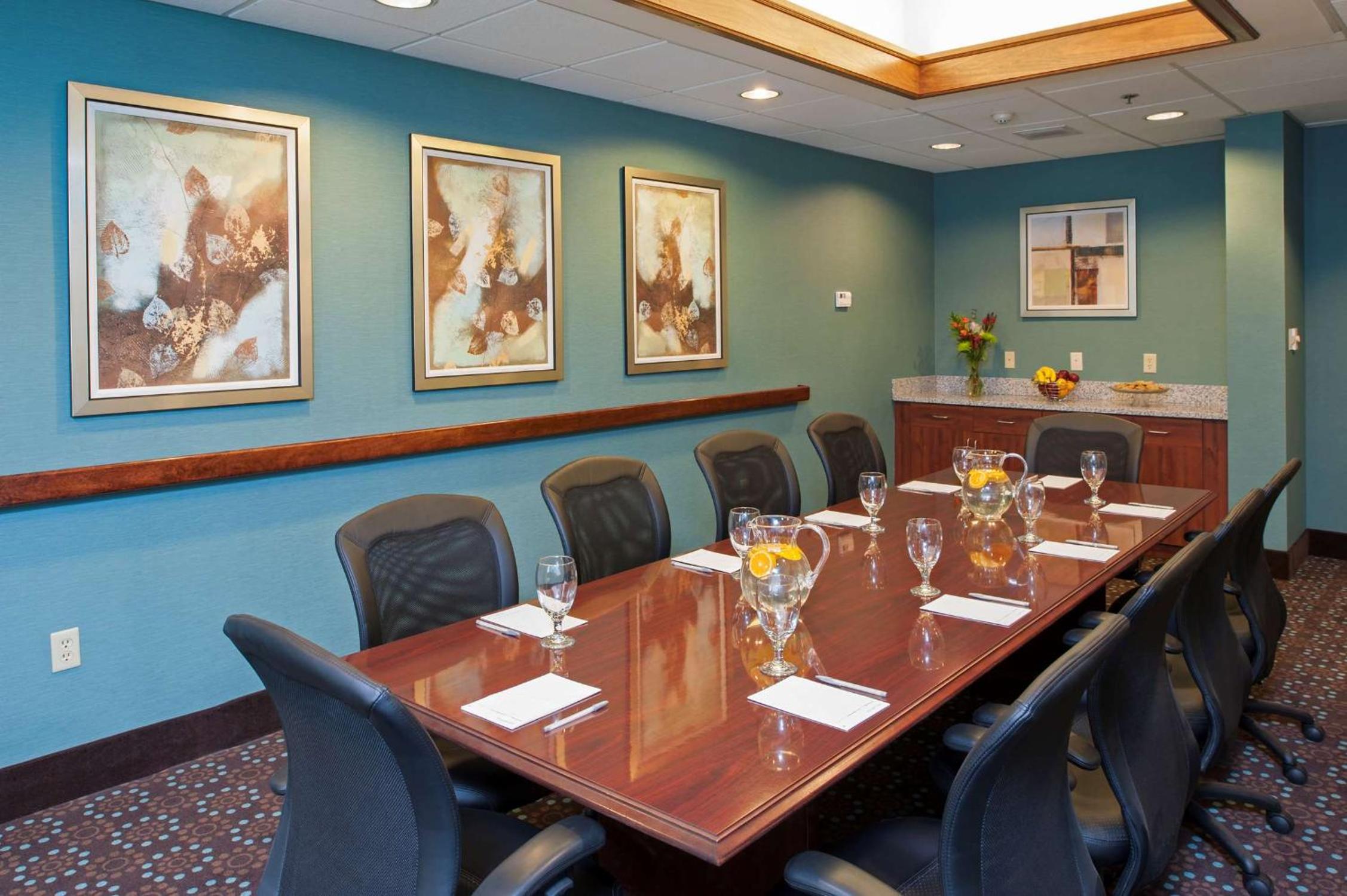 Kokomo Vacations - Hampton Inn  Suites Kokomo - Property Image 5