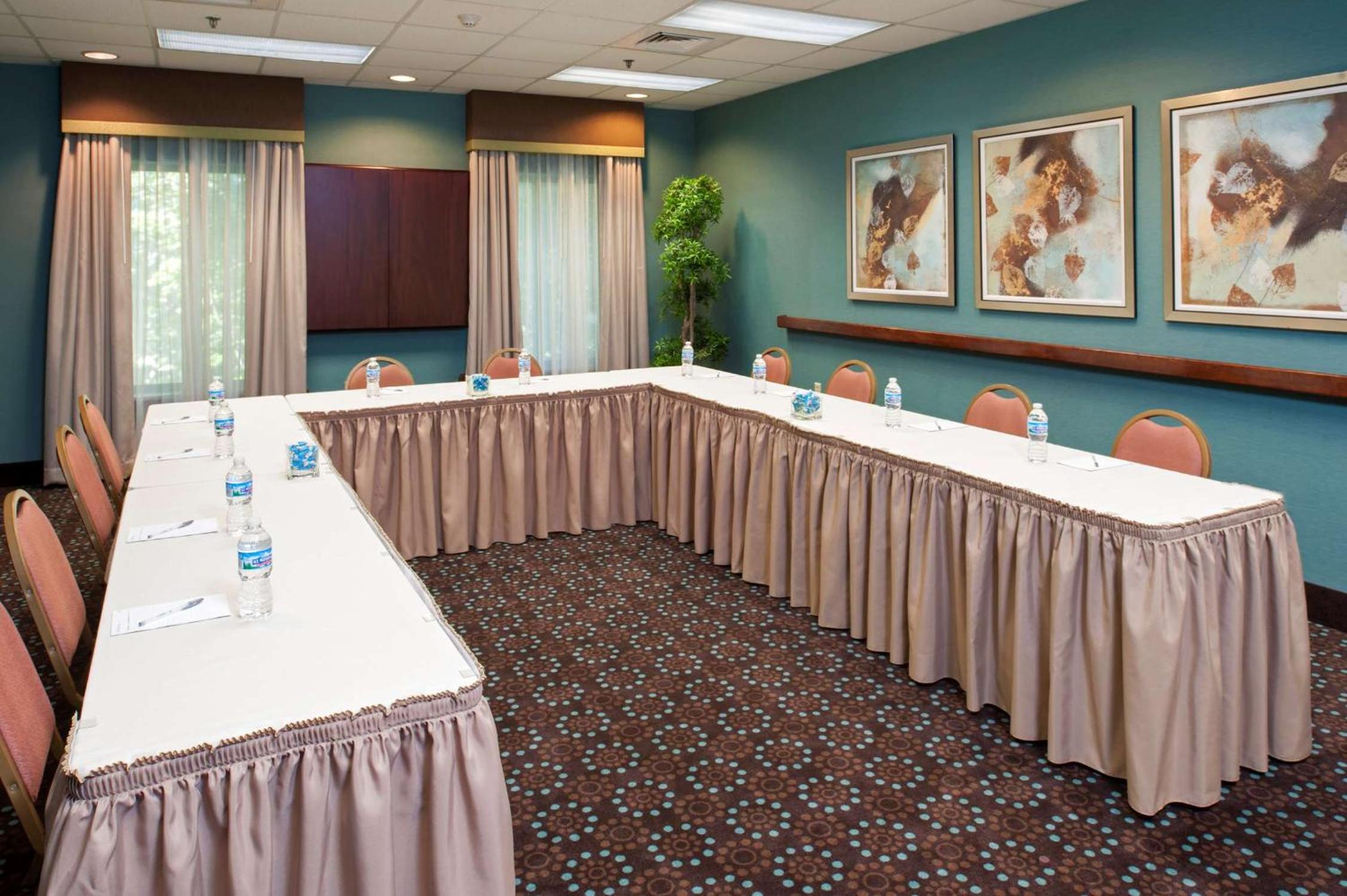 Kokomo Vacations - Hampton Inn  Suites Kokomo - Property Image 7