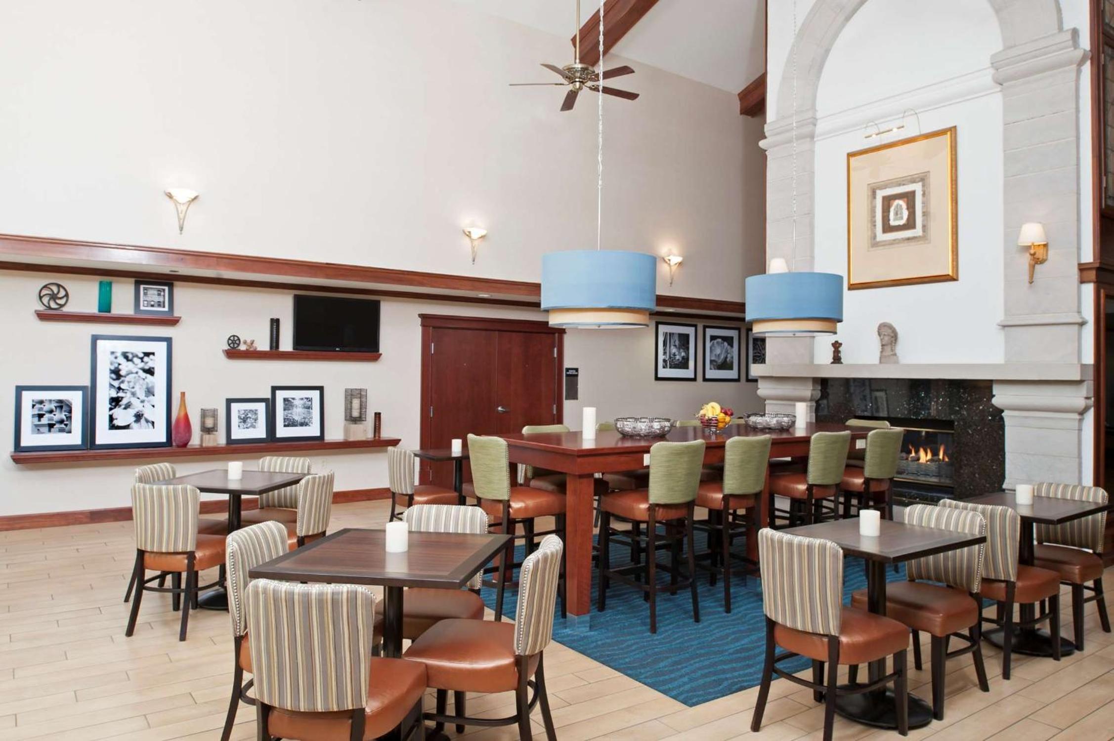 Kokomo Vacations - Hampton Inn  Suites Kokomo - Property Image 8