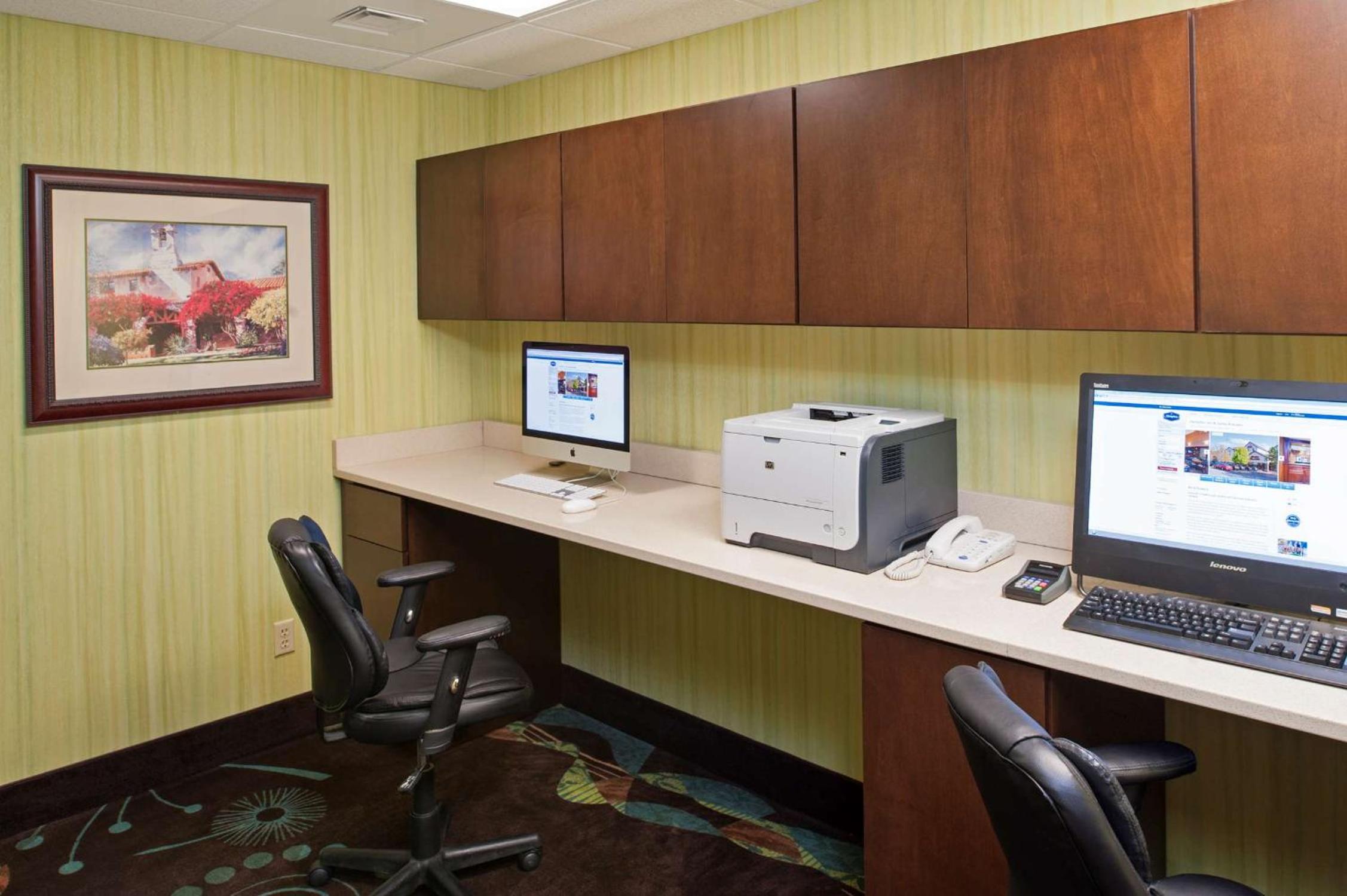 Kokomo Vacations - Hampton Inn  Suites Kokomo - Property Image 1