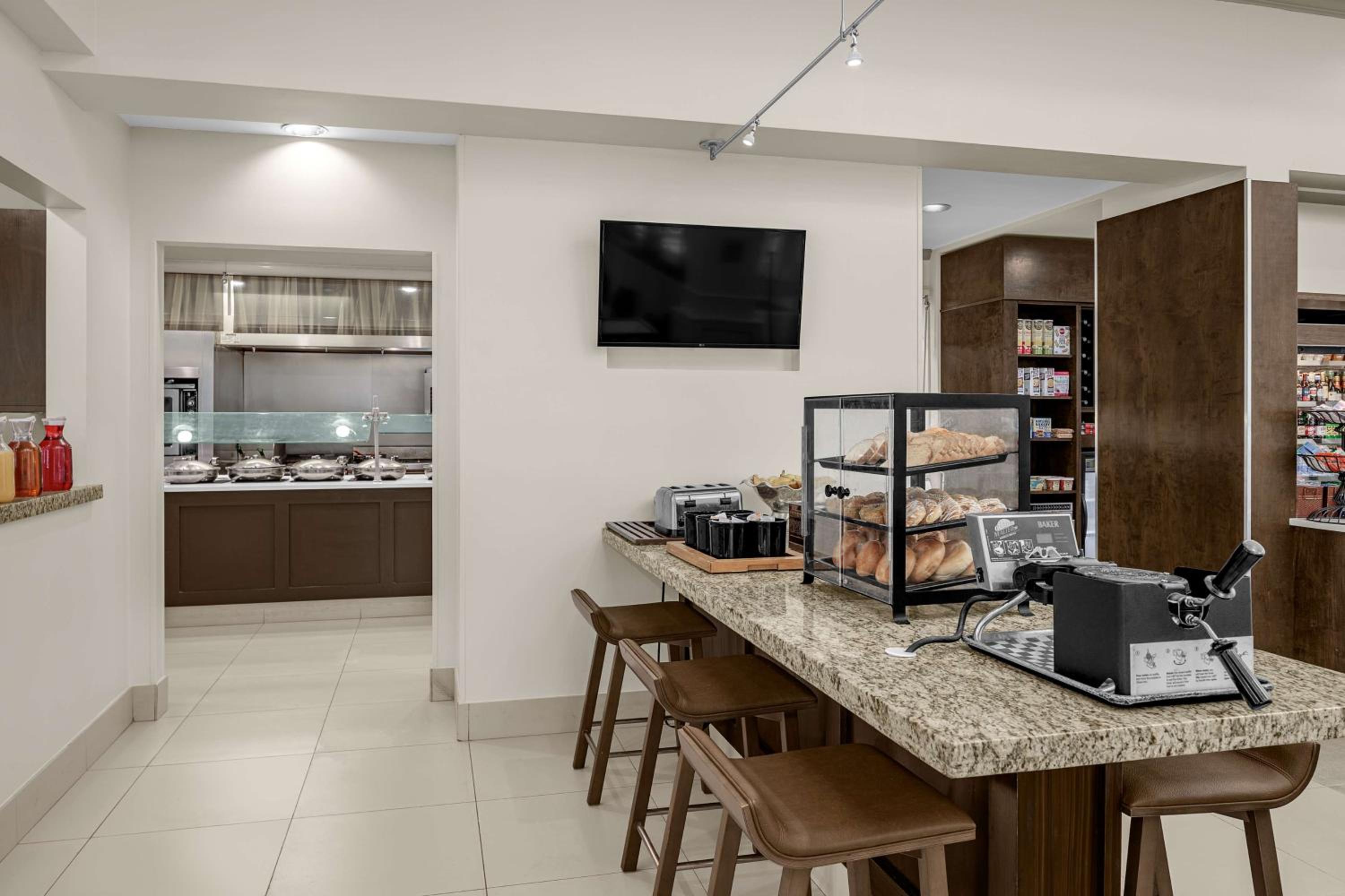 Hilton Garden Inn Raleigh Durham Airport - Property Image 12