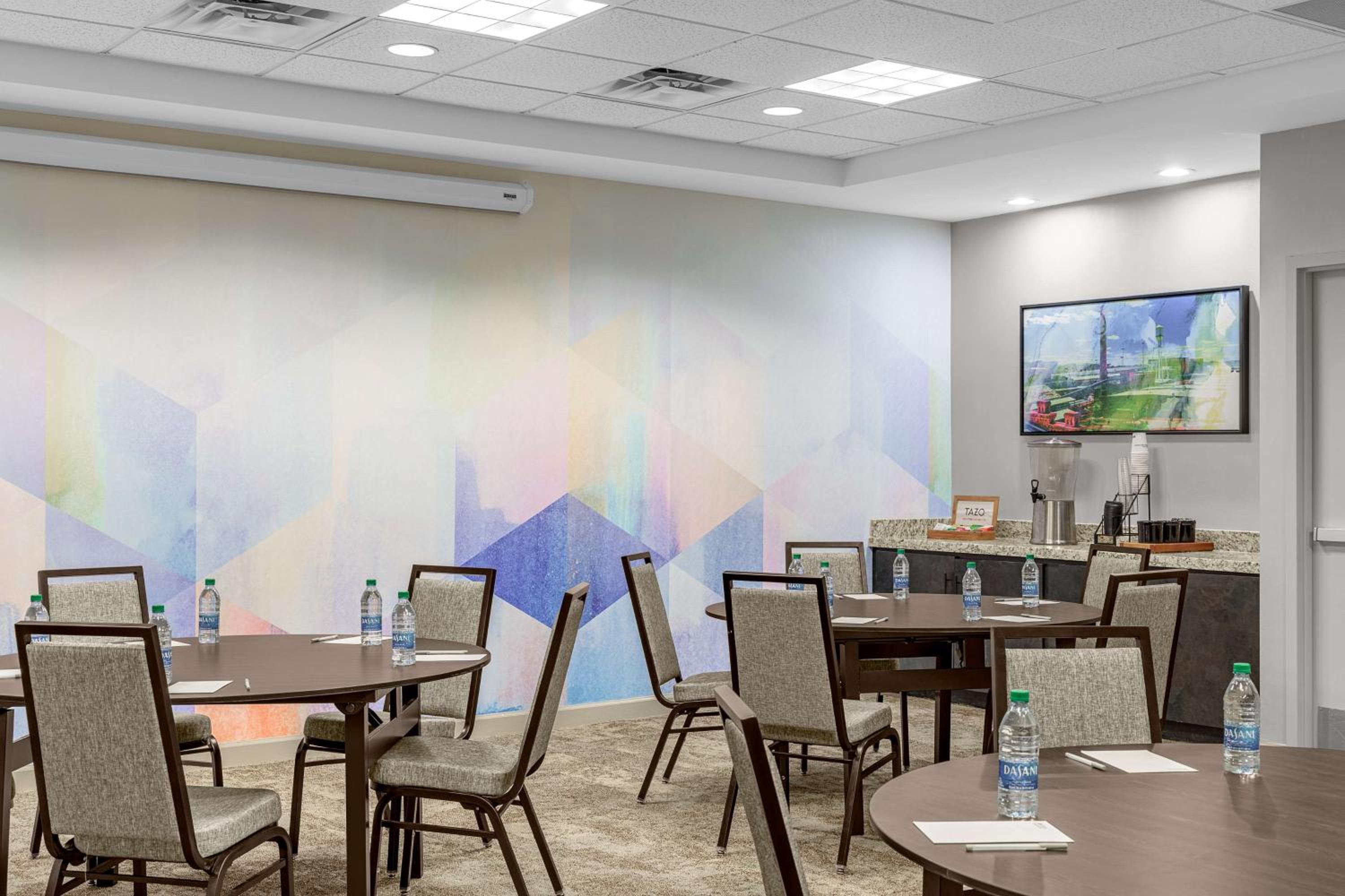 Hilton Garden Inn Raleigh Durham Airport - Property Image 2