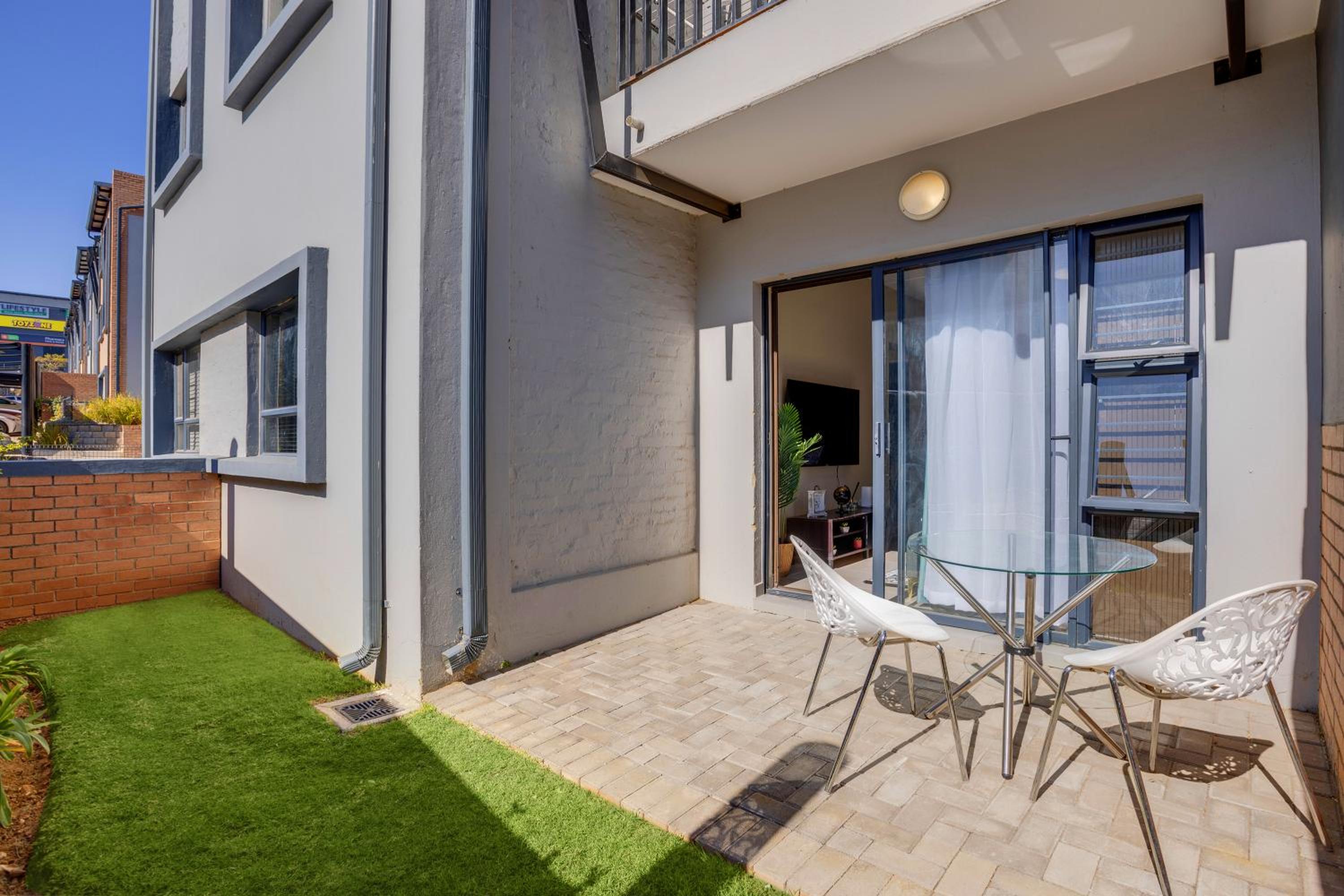 Hotel The Sunrise Waterfall