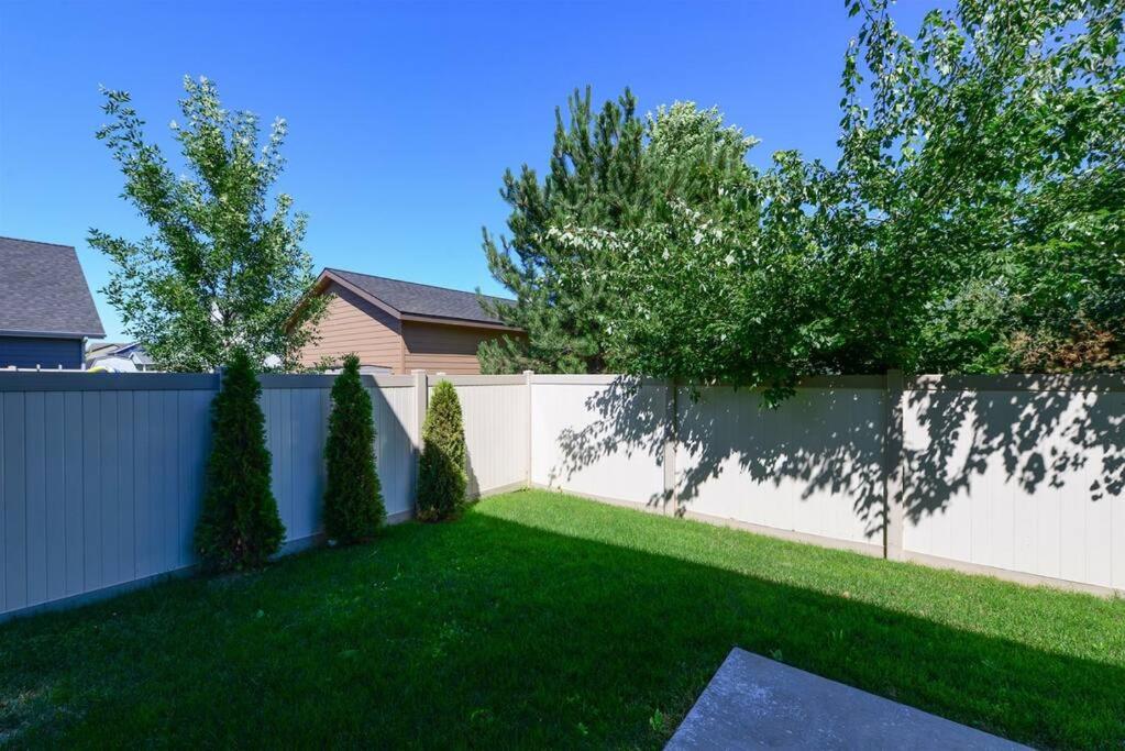 CDA Hideaway 4 bed 3 Bath Modern Mid Term Rental, photo 10