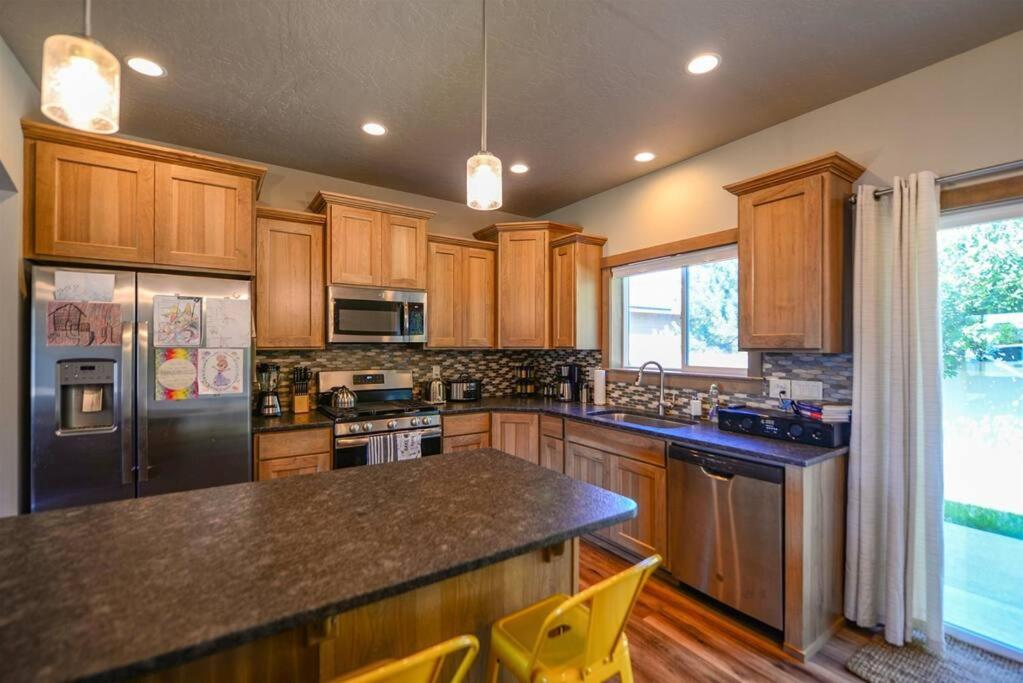 CDA Hideaway 4 bed 3 Bath Modern Mid Term Rental, photo 29