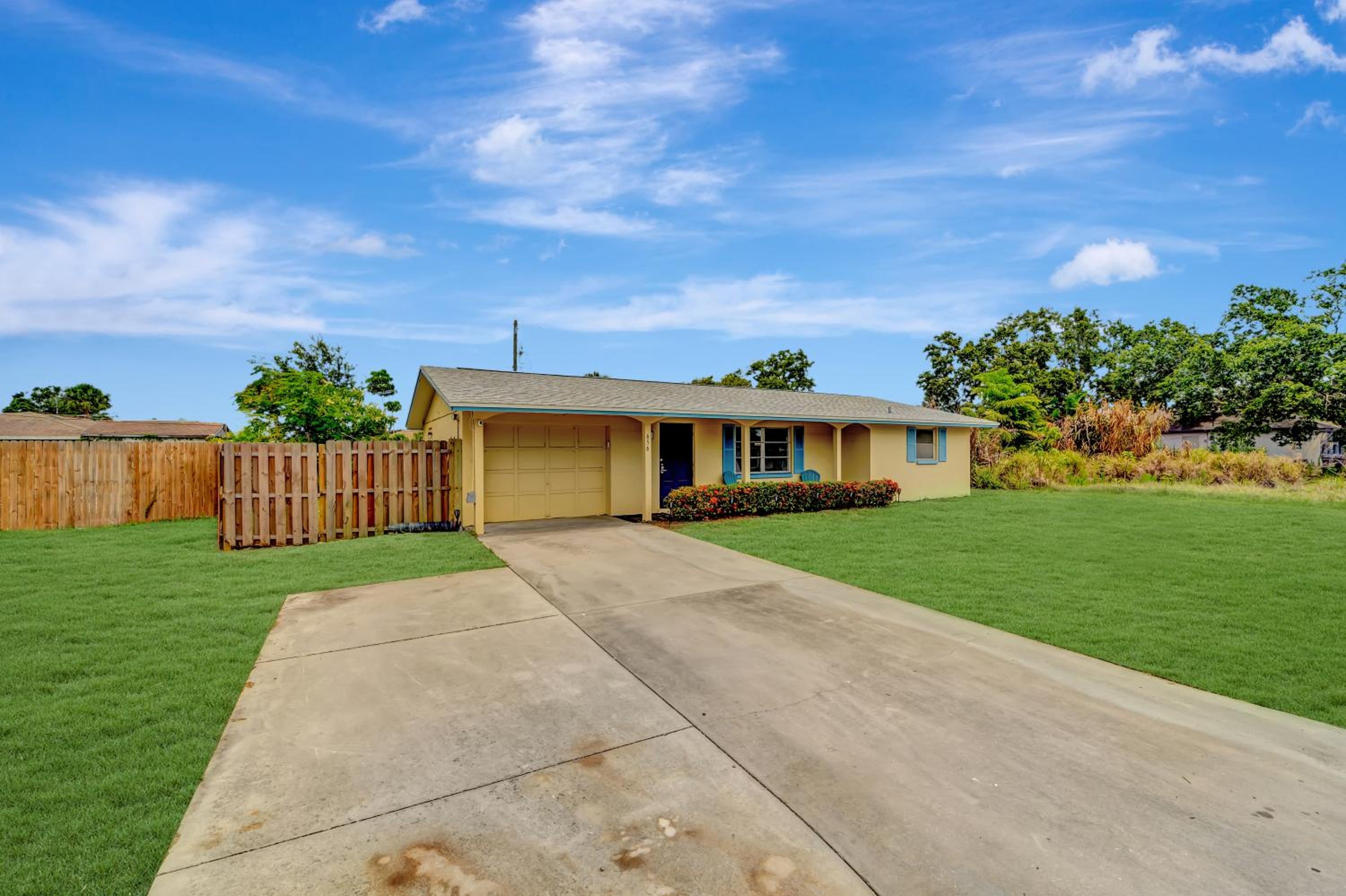 Southland Breezy Dreams - 10 Minutes to beach view 3
