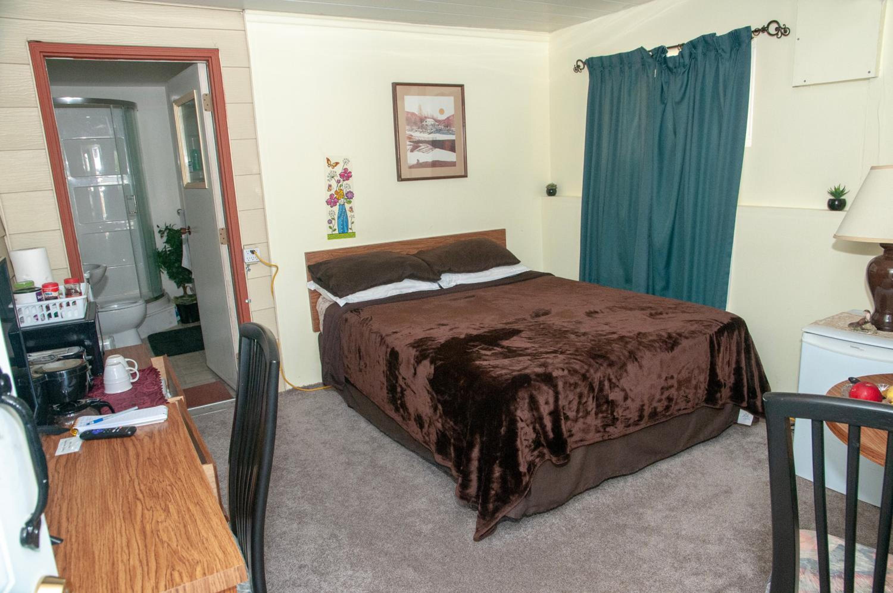 Guest Suite - Private Retreat - J-1