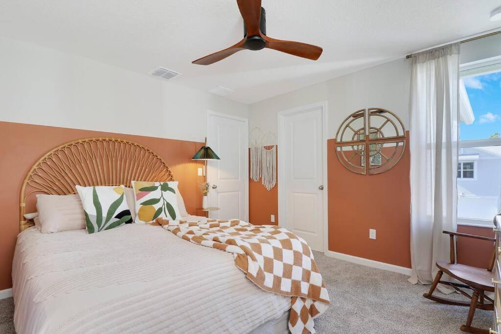 Luxury Retreat: Soulful Design. Pet Friendly 3/2.5 Townhome view 2