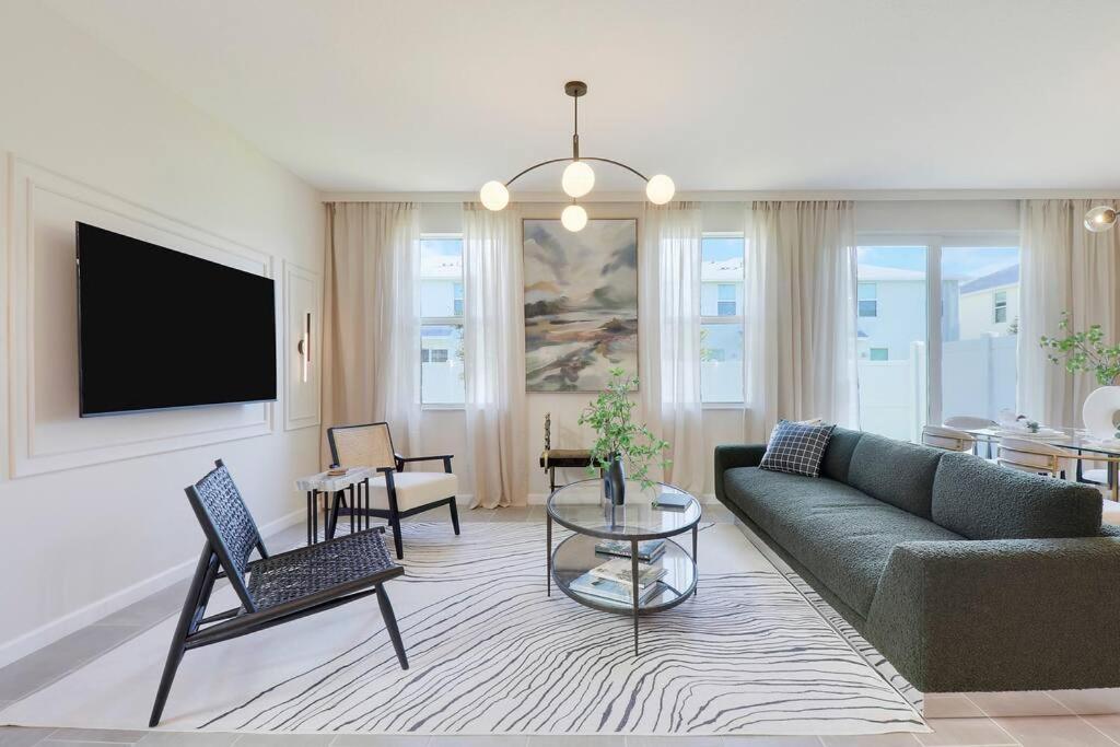 Luxury Retreat: Soulful Design. Pet Friendly 3/2.5 Townhome view 3