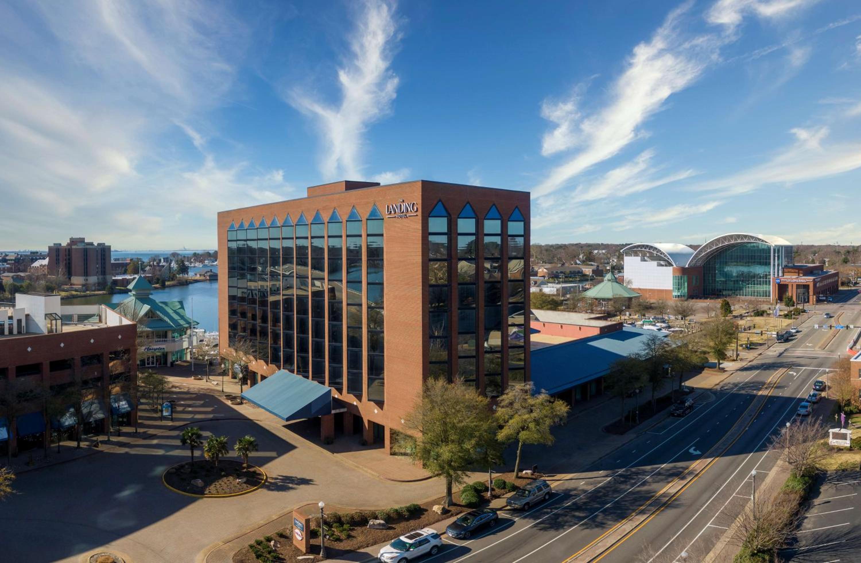 Hotel The Landing at Hampton Marina, Tapestry Collection by Hilton