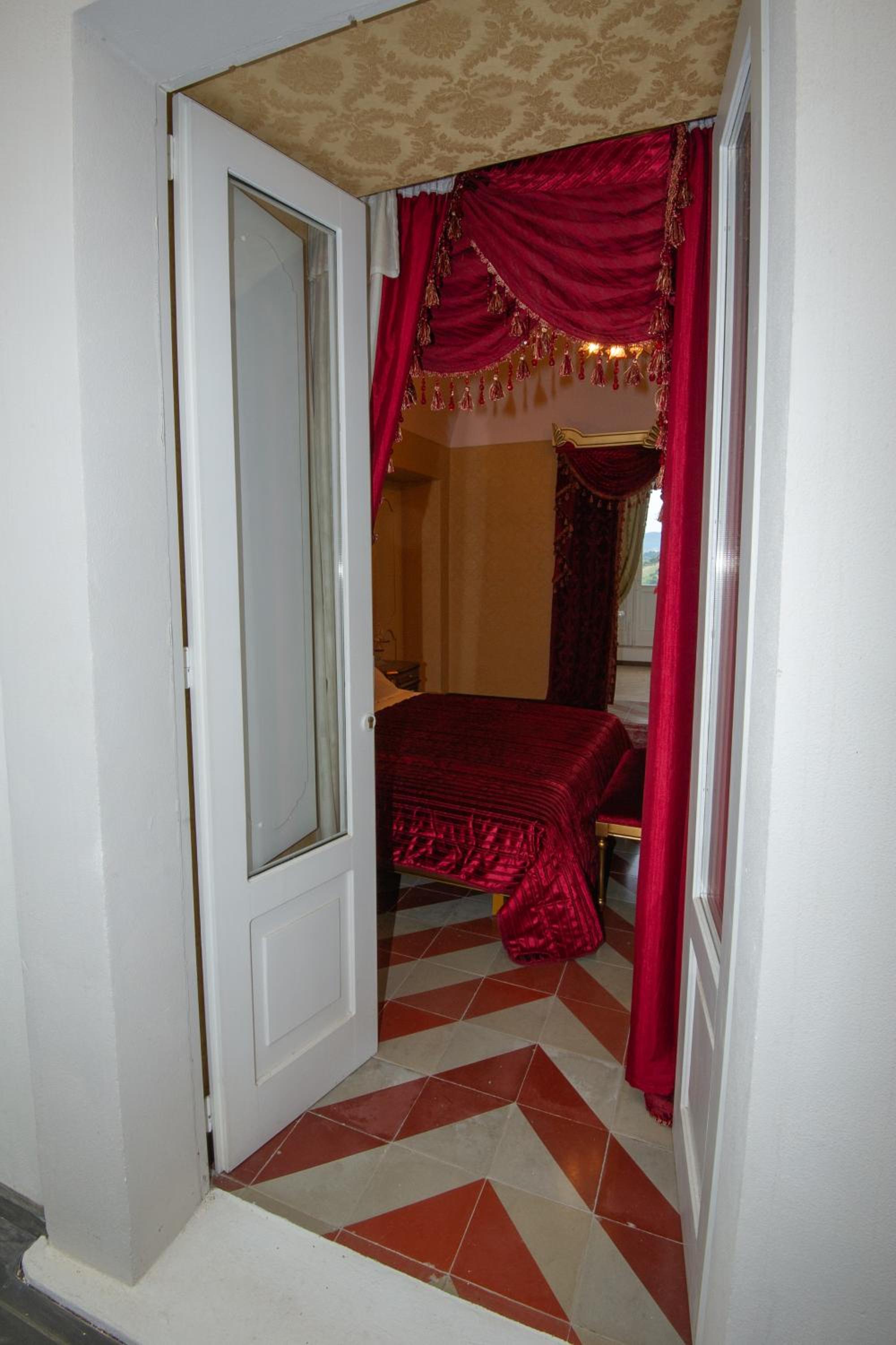 Photo 18