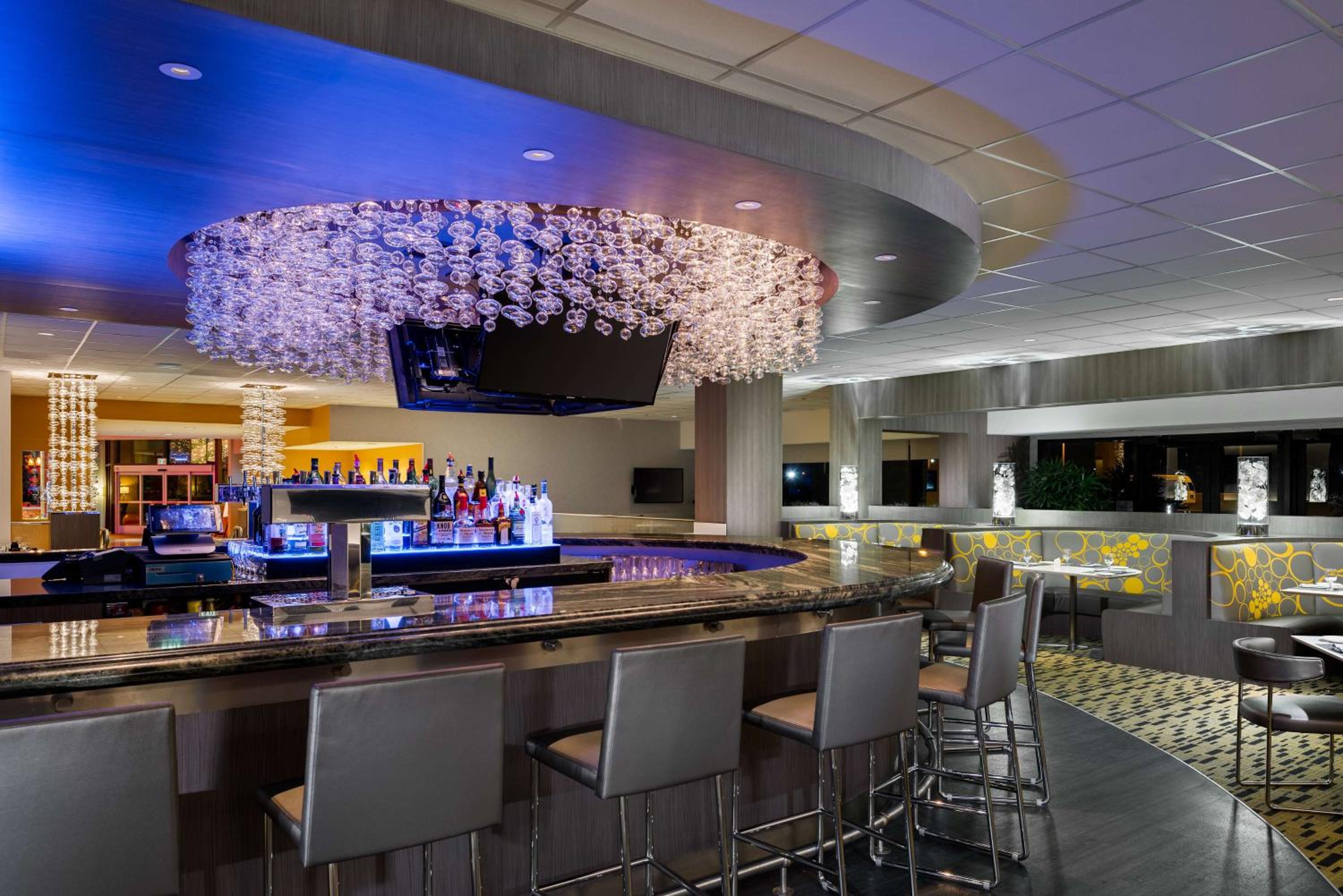 San Francisco Vacations - Hilton San Francisco Airport Bayfront - No Resort Fee - Property Image 4
