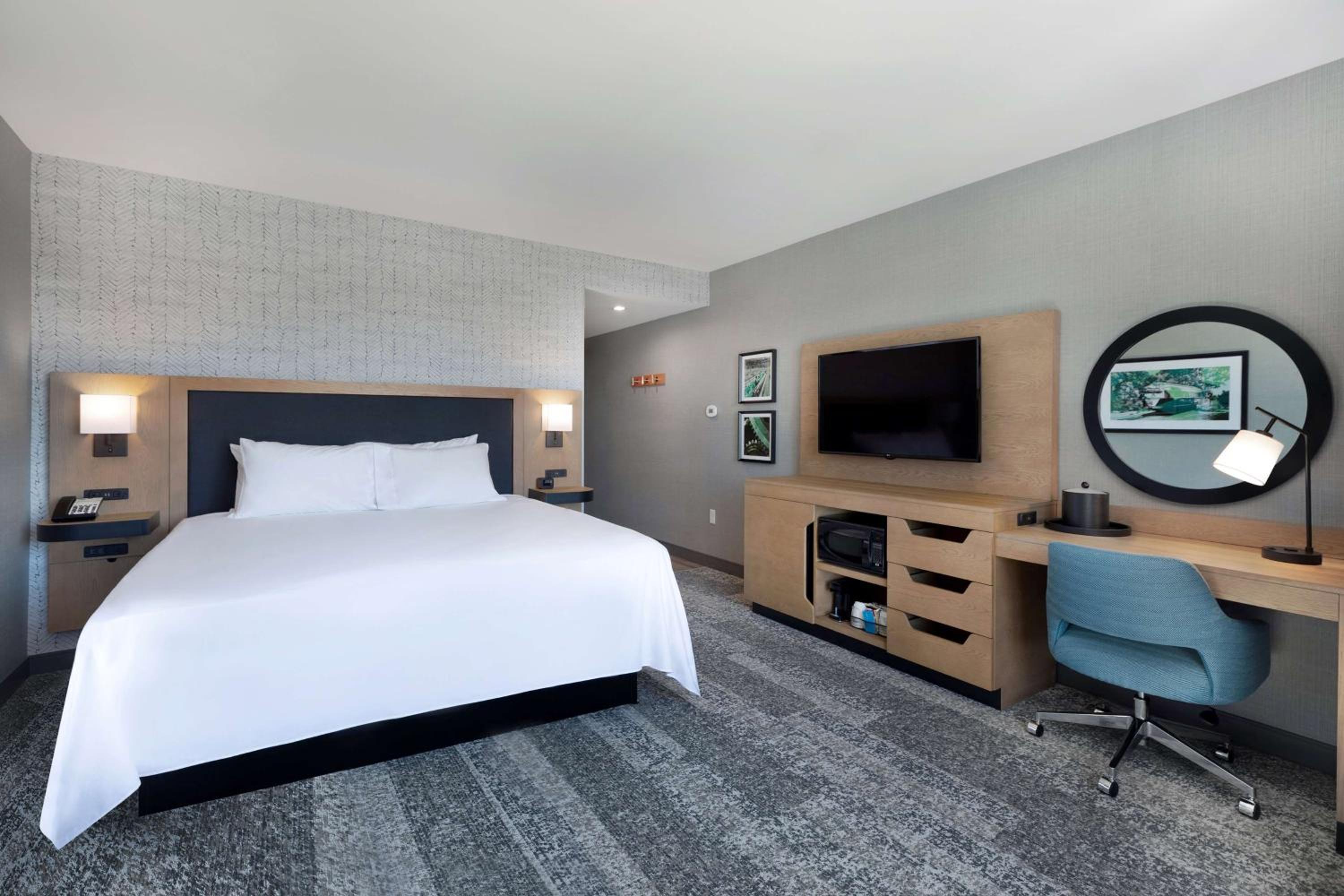 Watertown Vacations - Hampton Inn  Suites Watertown Boston, Ma - Property Image 10