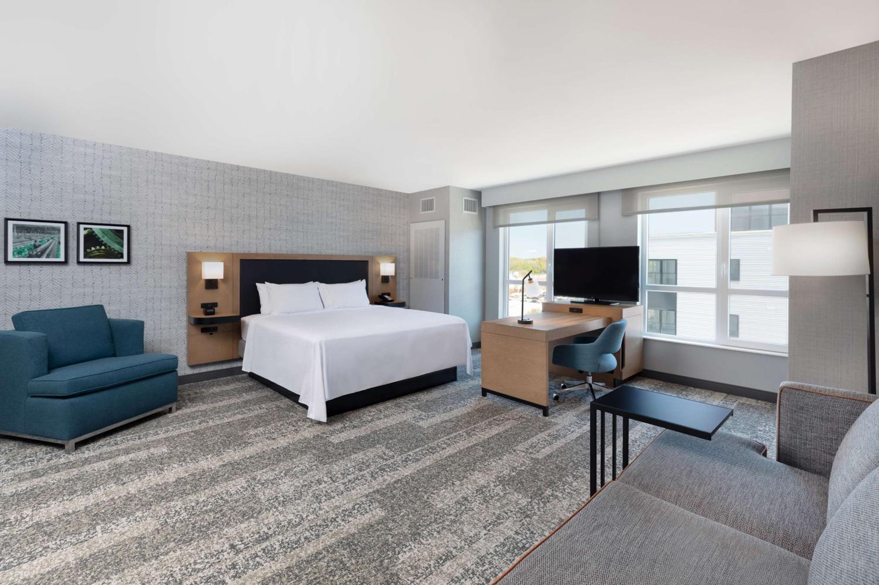 Watertown Vacations - Hampton Inn  Suites Watertown Boston, Ma - Property Image 9