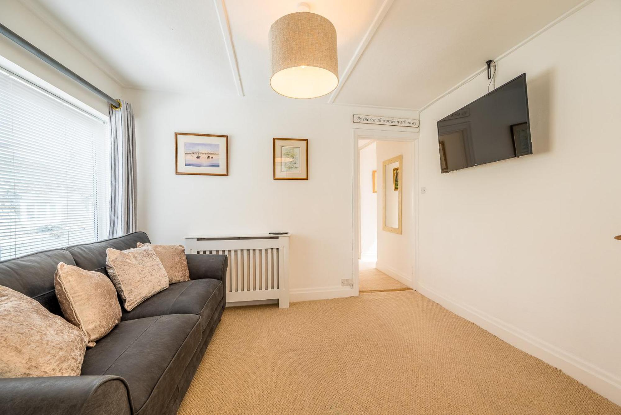 Looe Vacations - The Decker Apartment - Property Image 42