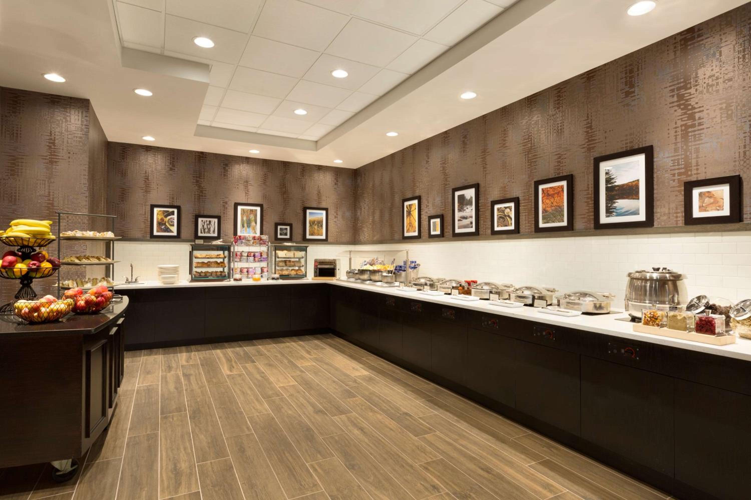 East Brunswick Vacations - Hilton East Brunswick - Property Image 23