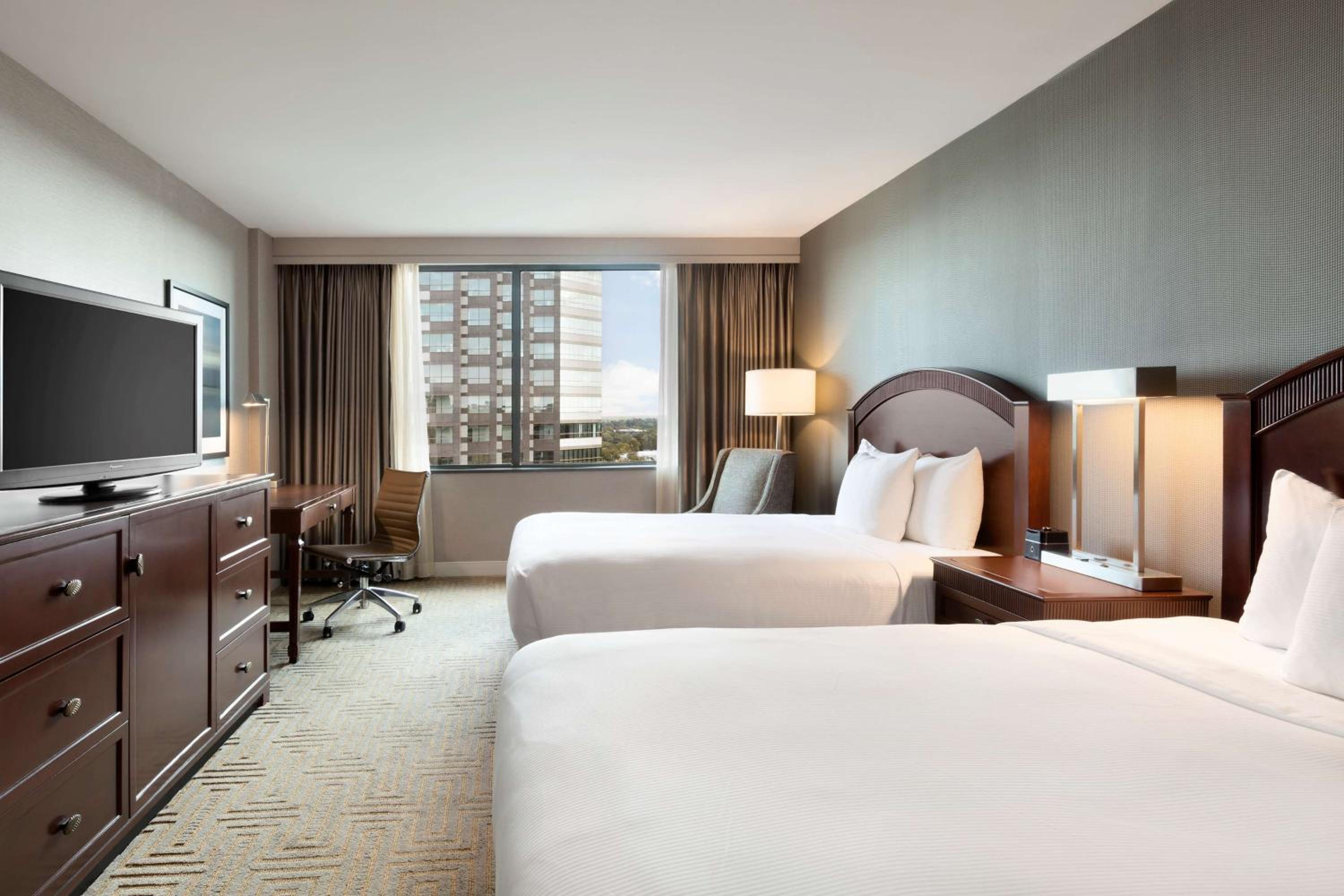 East Brunswick Vacations - Hilton East Brunswick - Property Image 20