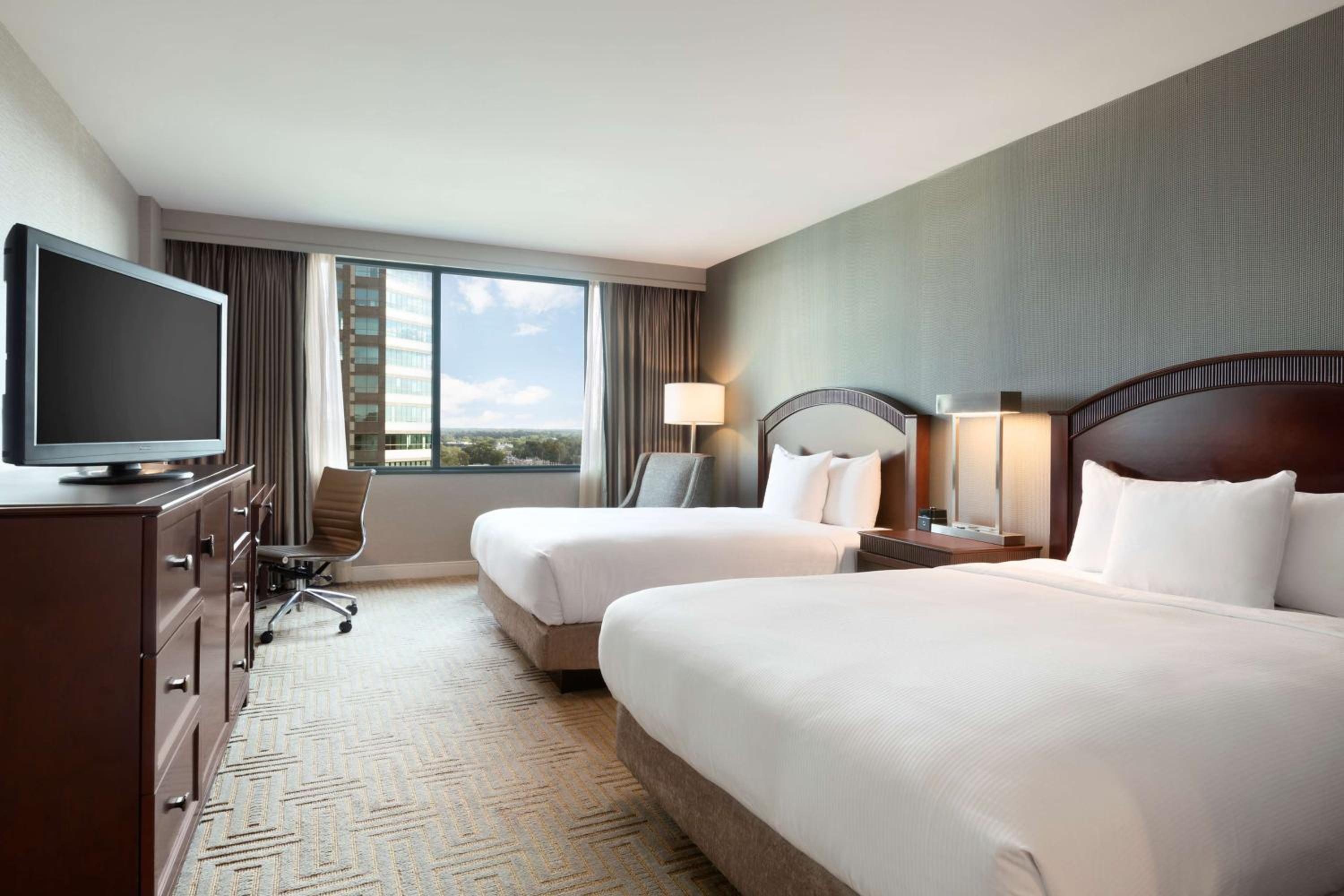 East Brunswick Vacations - Hilton East Brunswick - Property Image 18