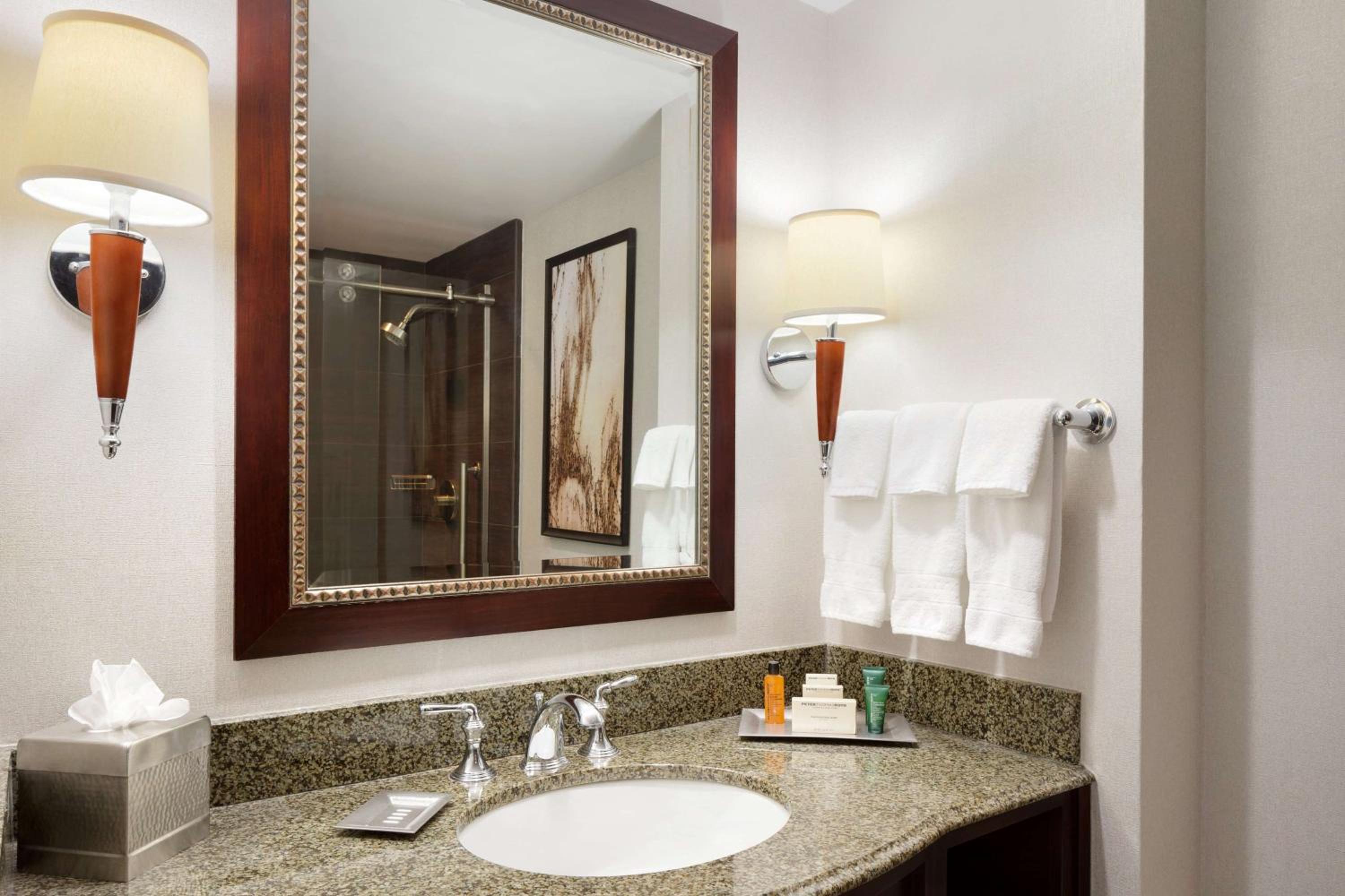 East Brunswick Vacations - Hilton East Brunswick - Property Image 14