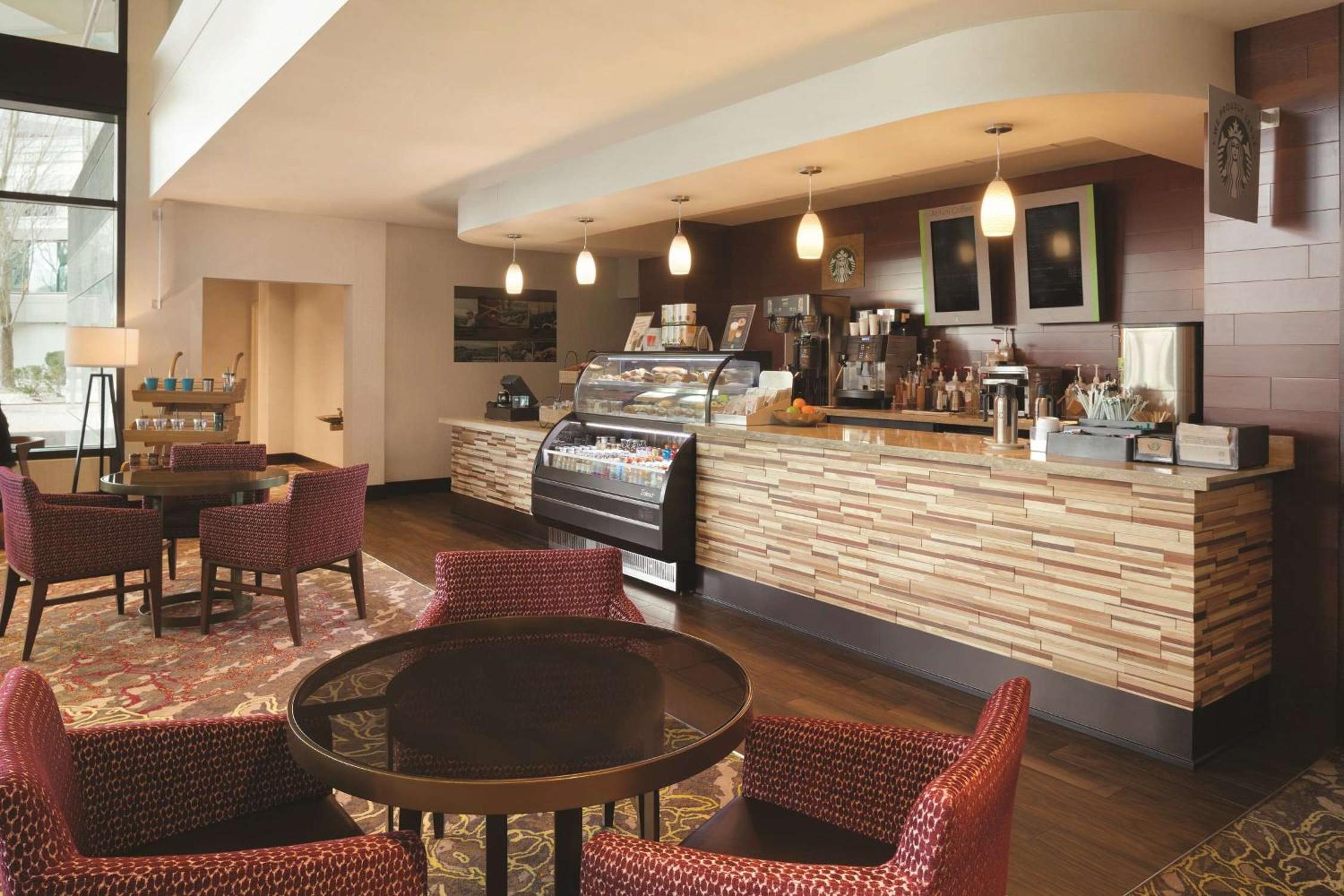 East Brunswick Vacations - Hilton East Brunswick - Property Image 27