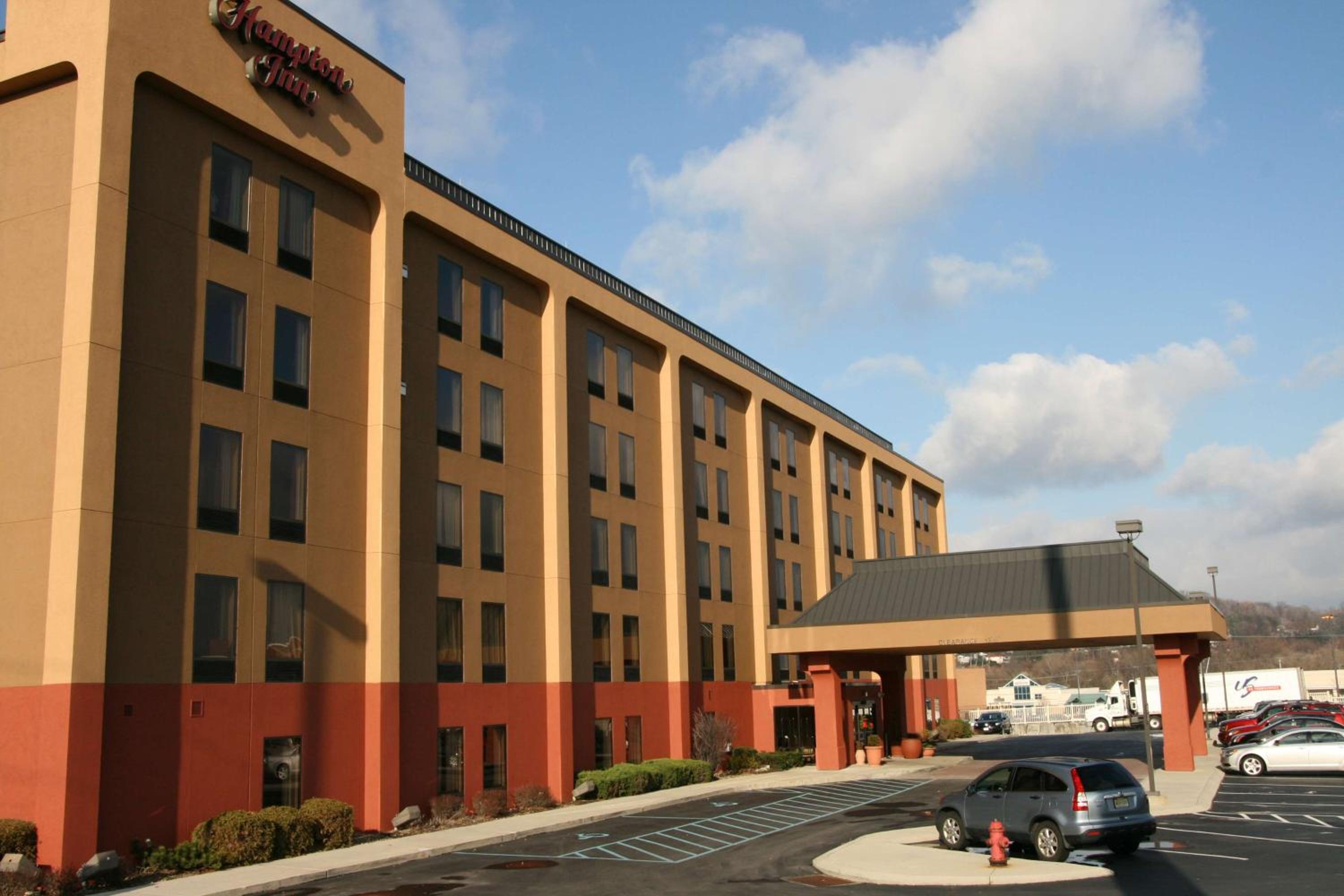 Altoona Vacations - Hampton Inn Altoona - Property Image 1