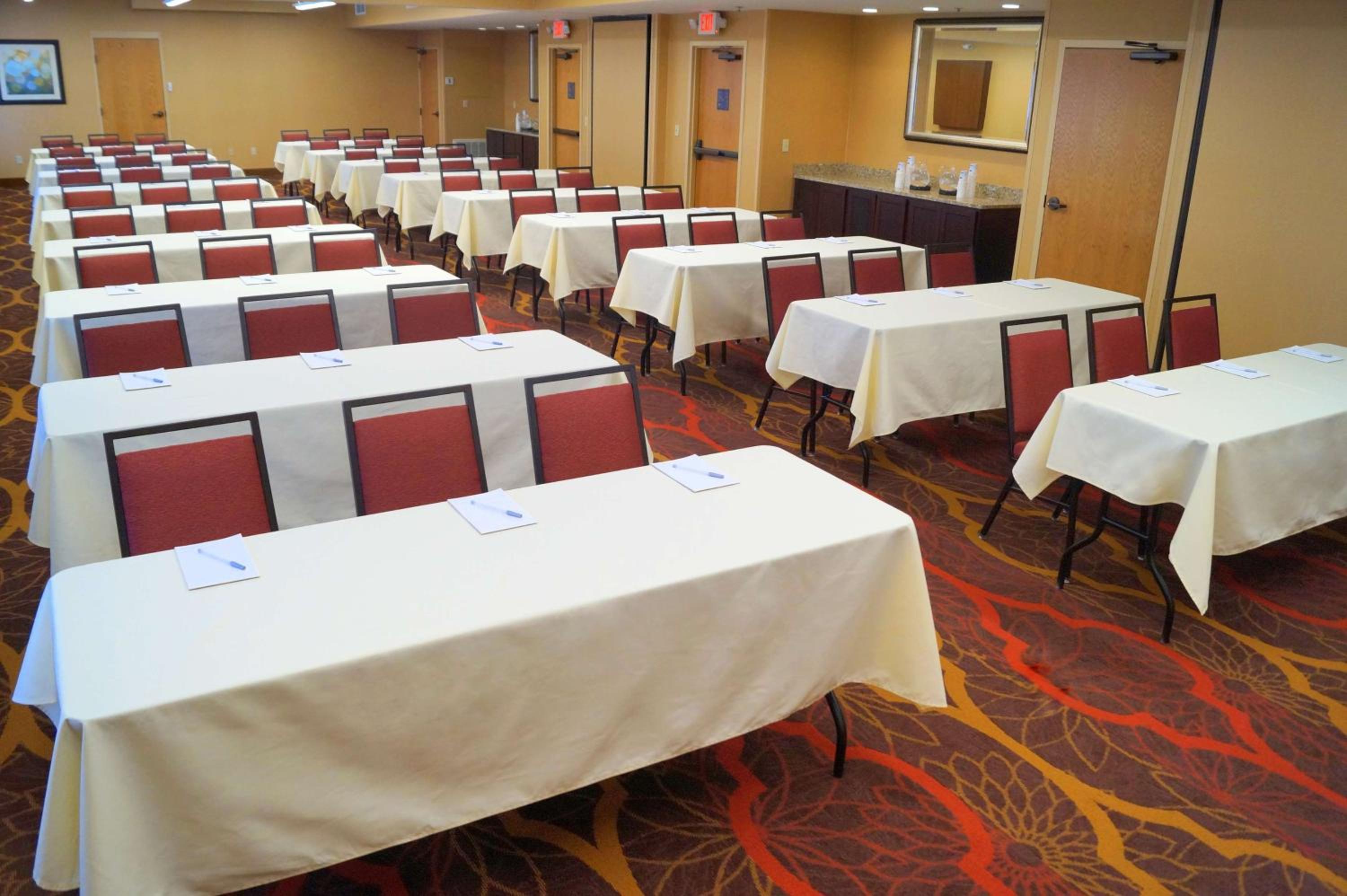 Altoona Vacations - Hampton Inn Altoona - Property Image 9