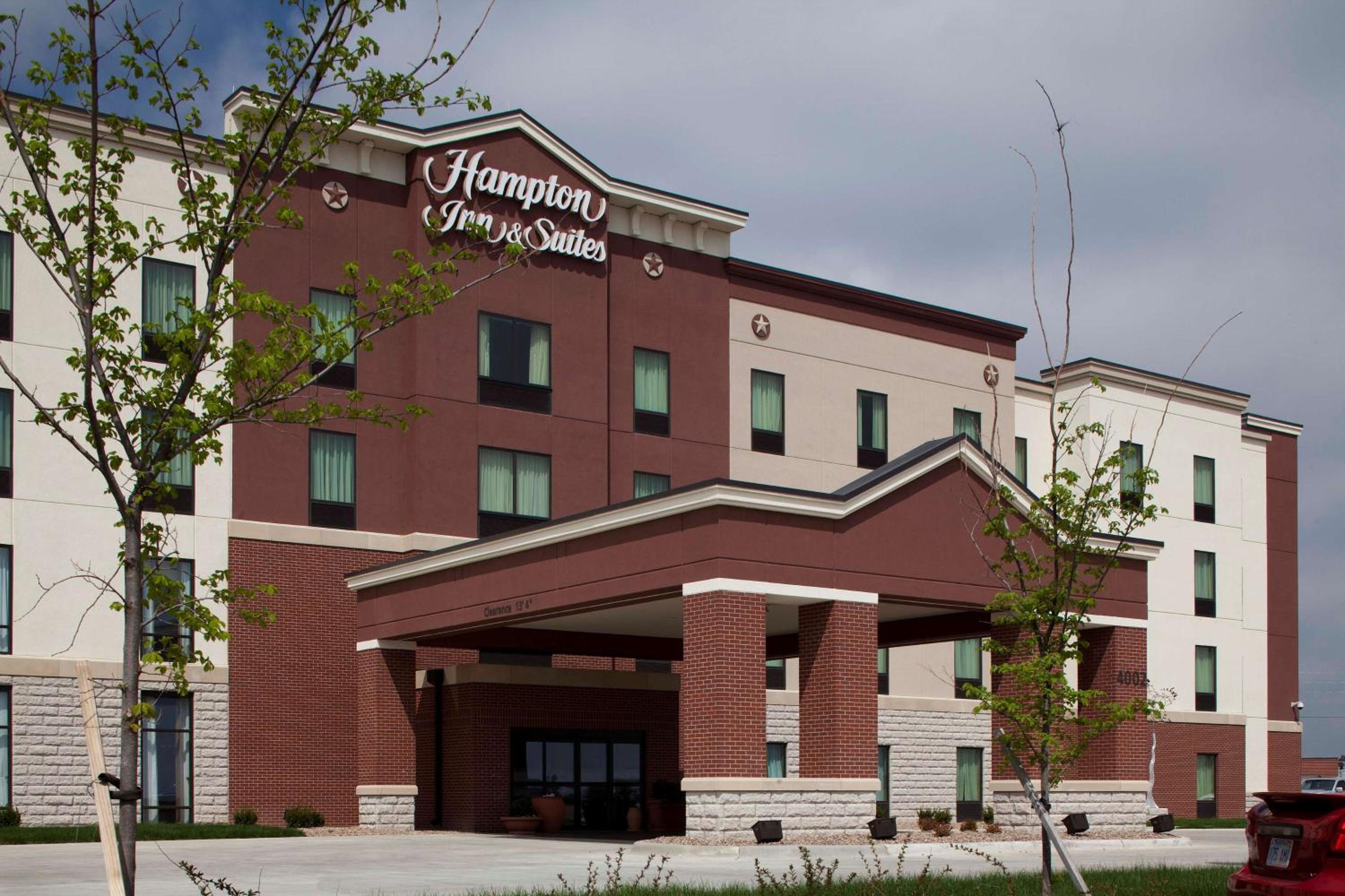 Dodge City Vacations - Hampton Inn  Suites Dodge City - Property Image 49