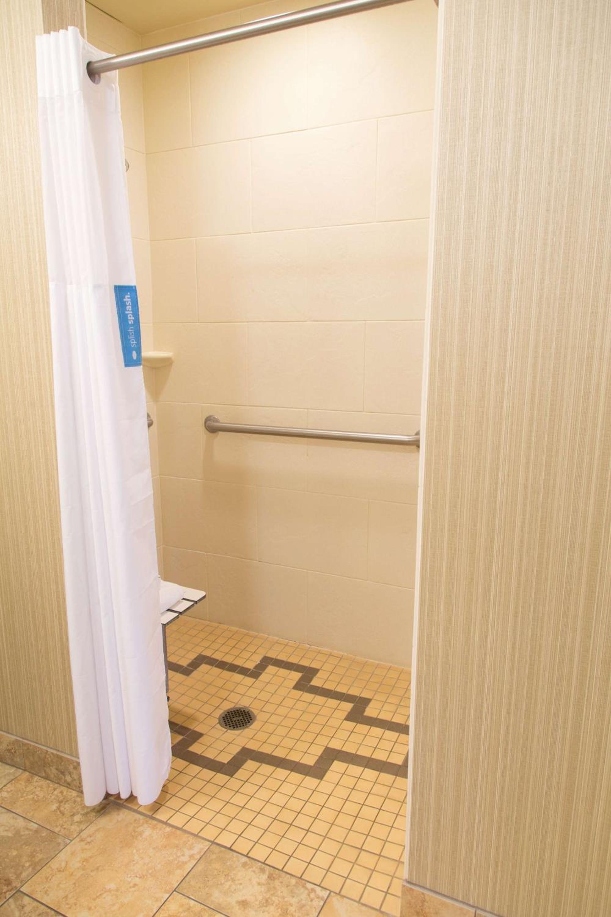 Dodge City Vacations - Hampton Inn  Suites Dodge City - Property Image 5