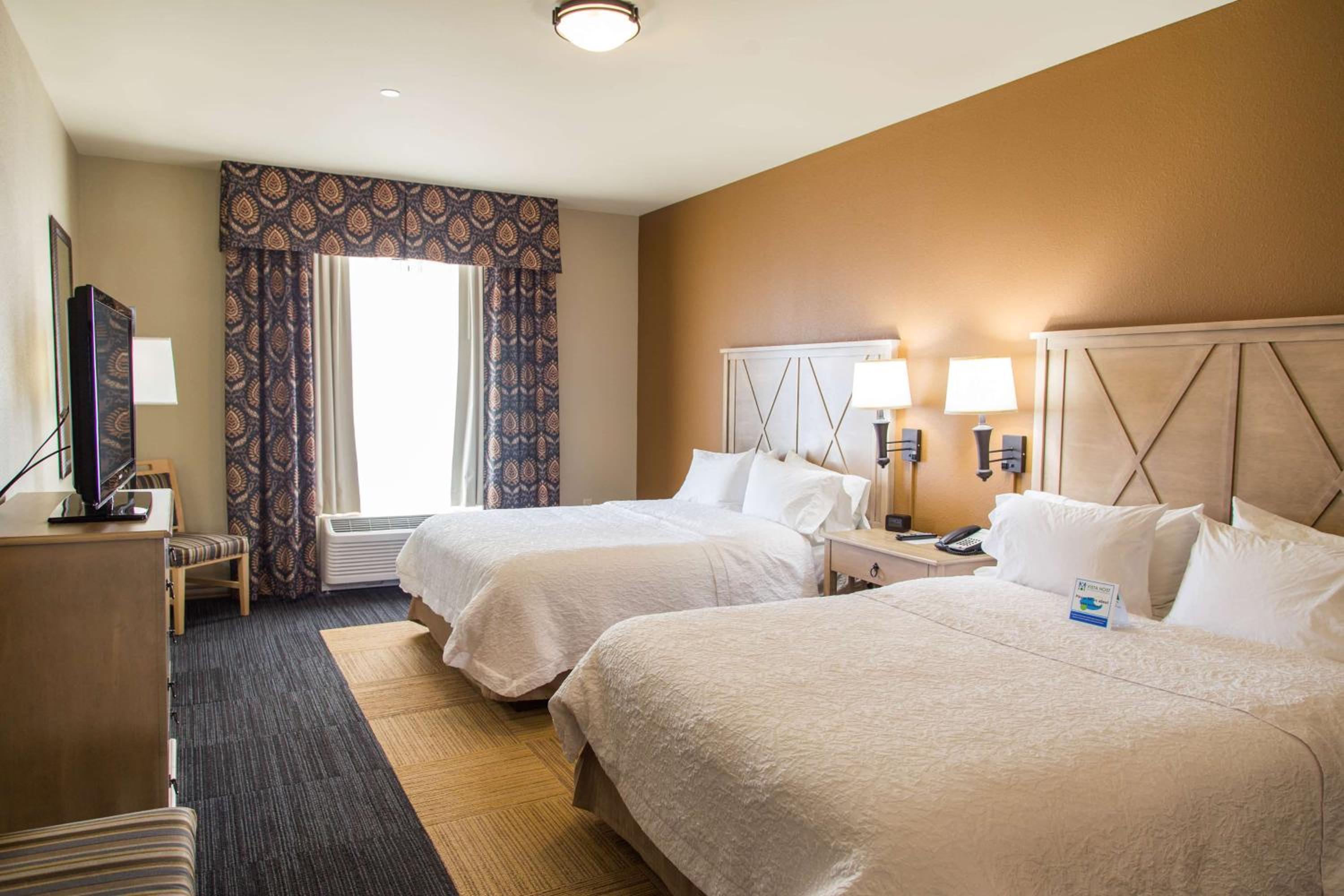 Dodge City Vacations - Hampton Inn  Suites Dodge City - Property Image 30