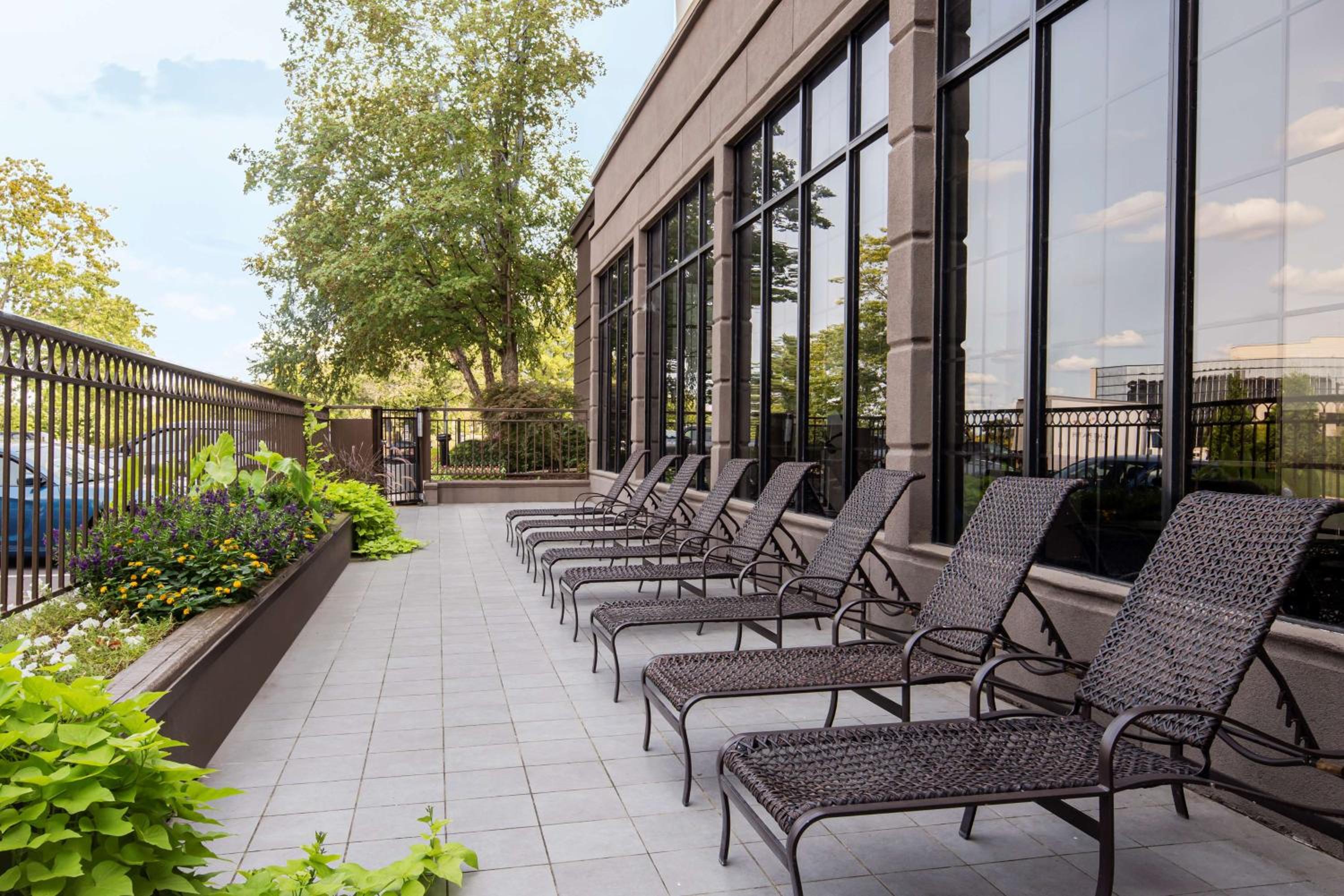 Embassy Suites by Hilton Nashville Airport - Property Image 5